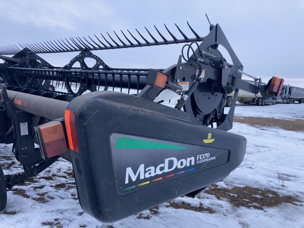 2011 MacDon FD70-35 Header Combine