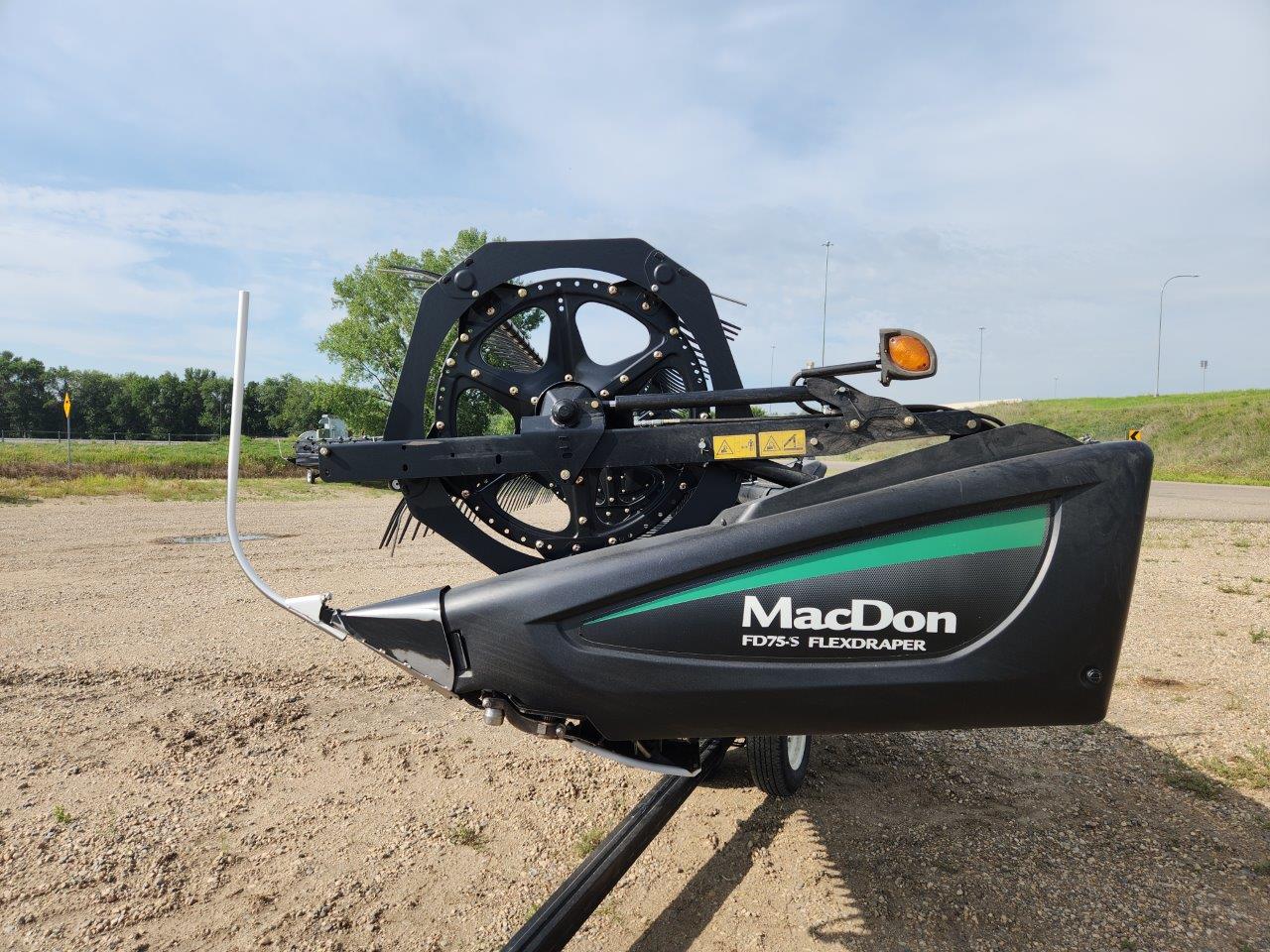 2016 MacDon FD75 Header Draper