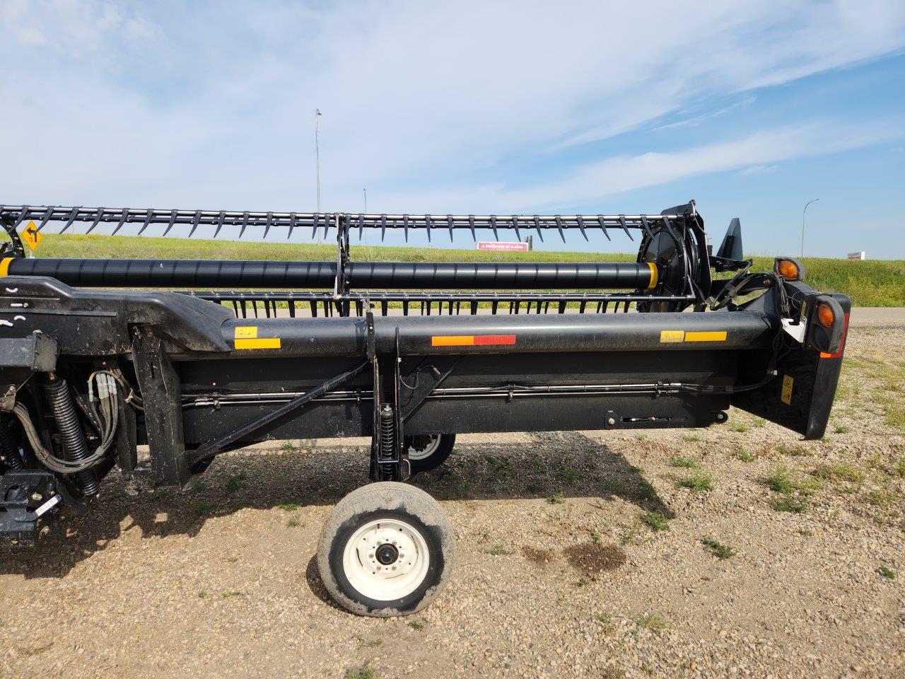 2016 MacDon FD75 Header Draper