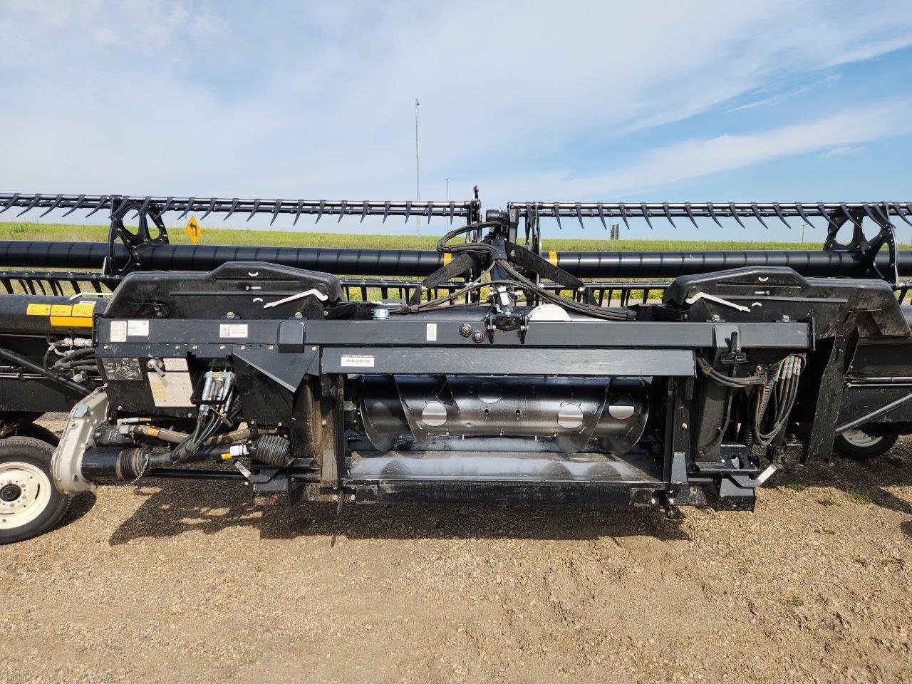 2016 MacDon FD75 Header Draper