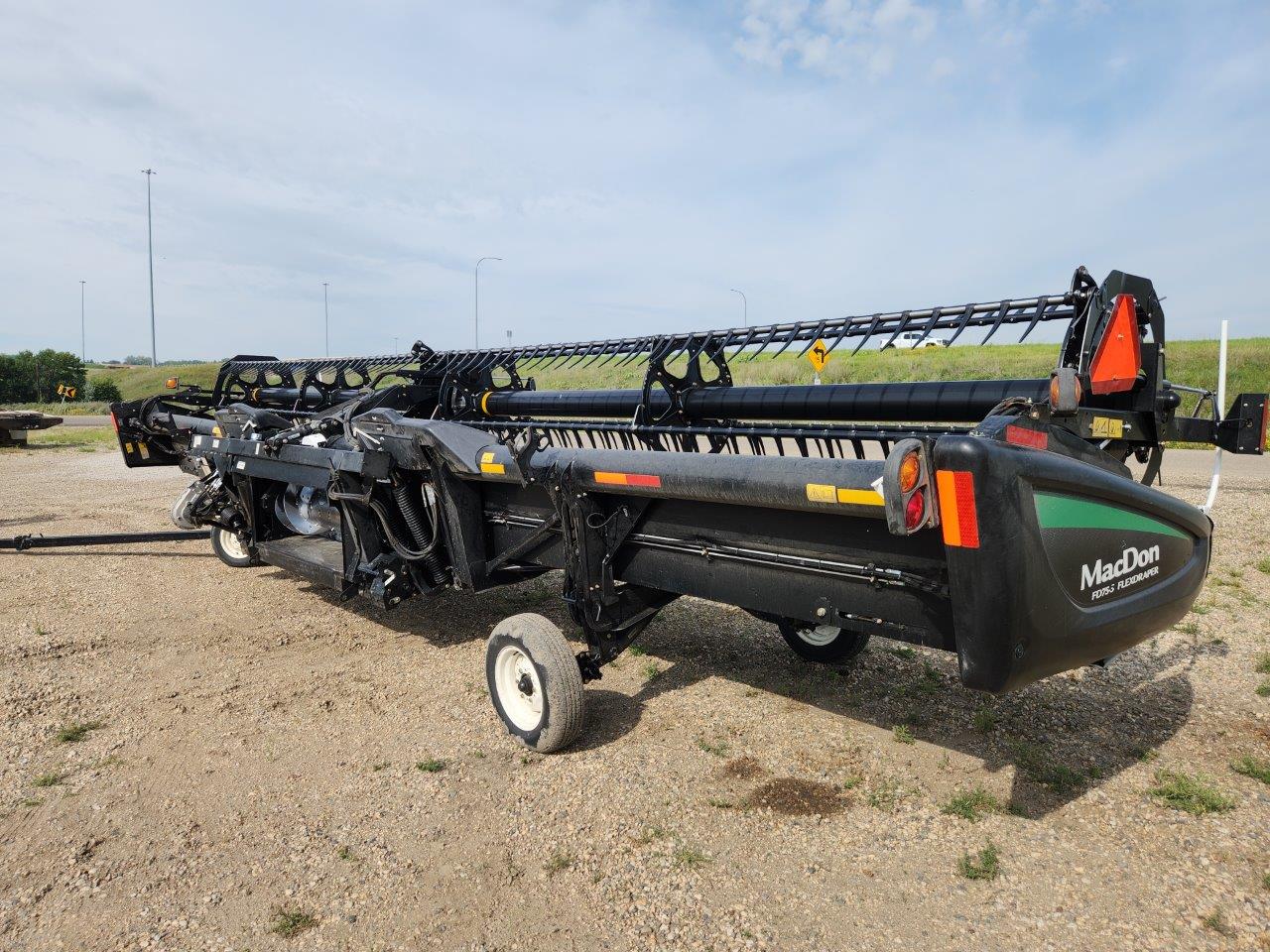 2016 MacDon FD75 Header Draper