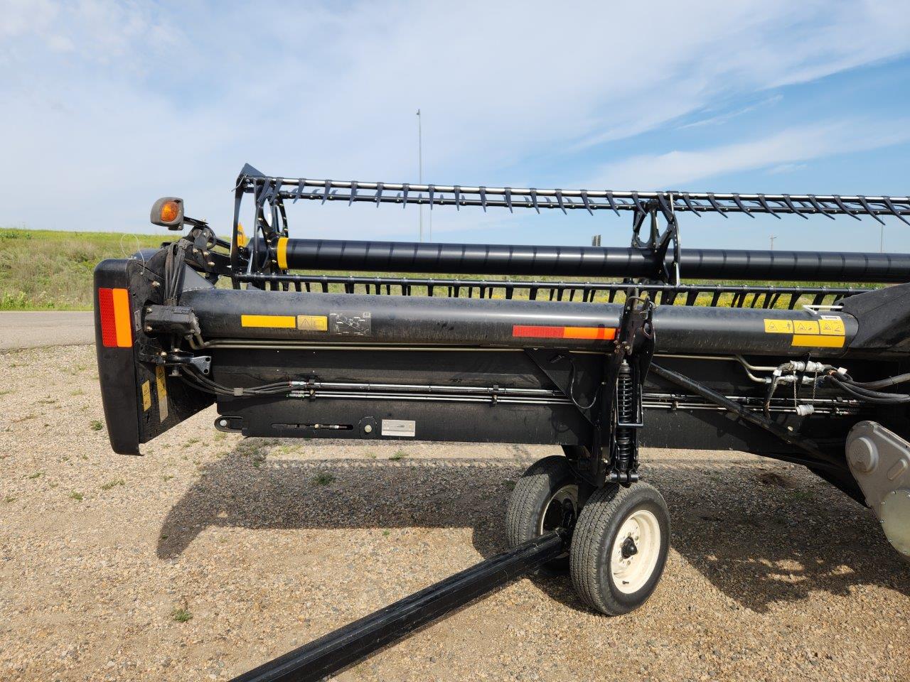 2016 MacDon FD75 Header Draper