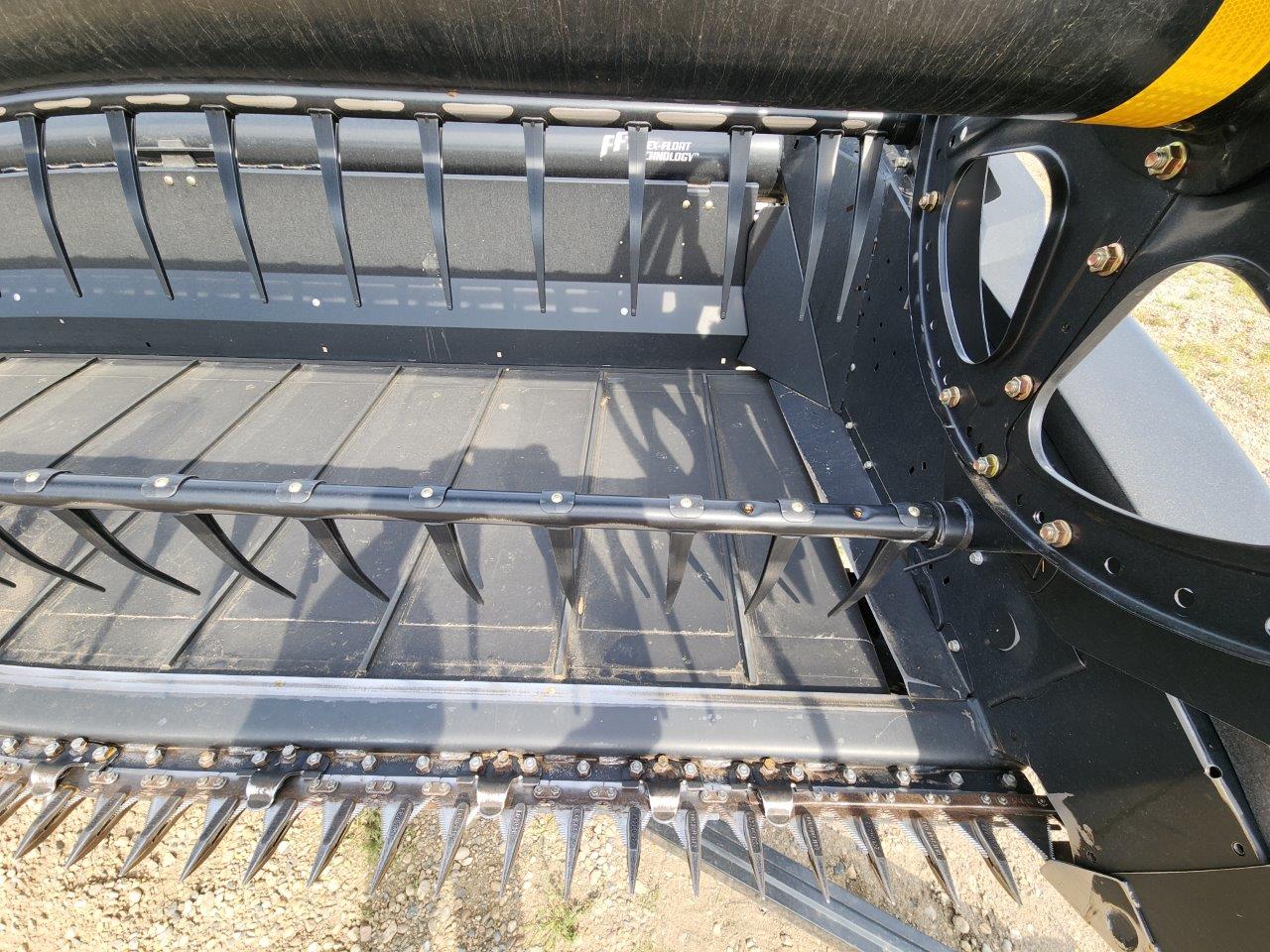 2016 MacDon FD75 Header Draper