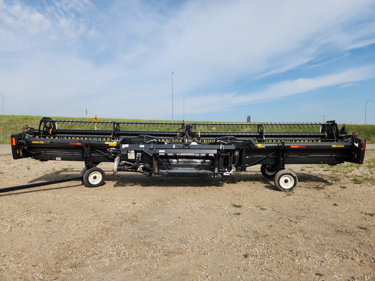 2016 MacDon FD75 Header Draper