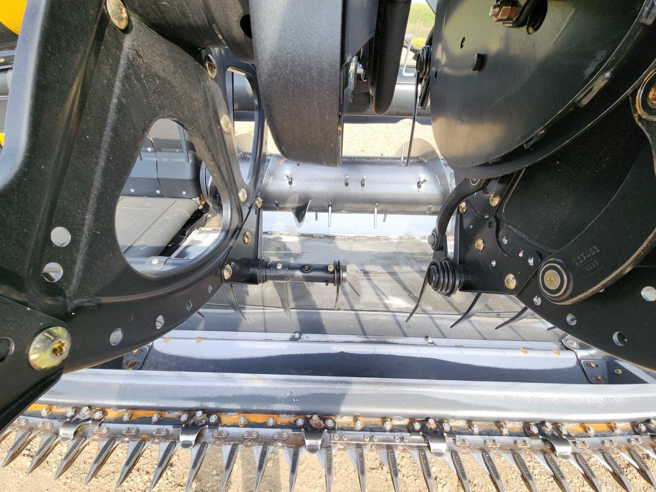 2016 MacDon FD75 Header Draper