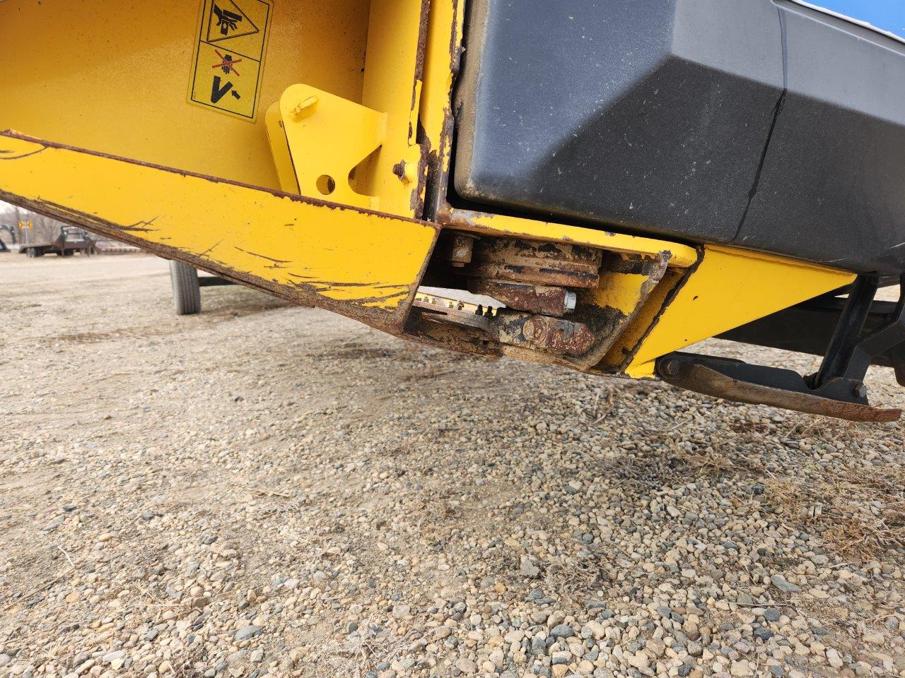 2014 New Holland SPEEDR200 Windrower