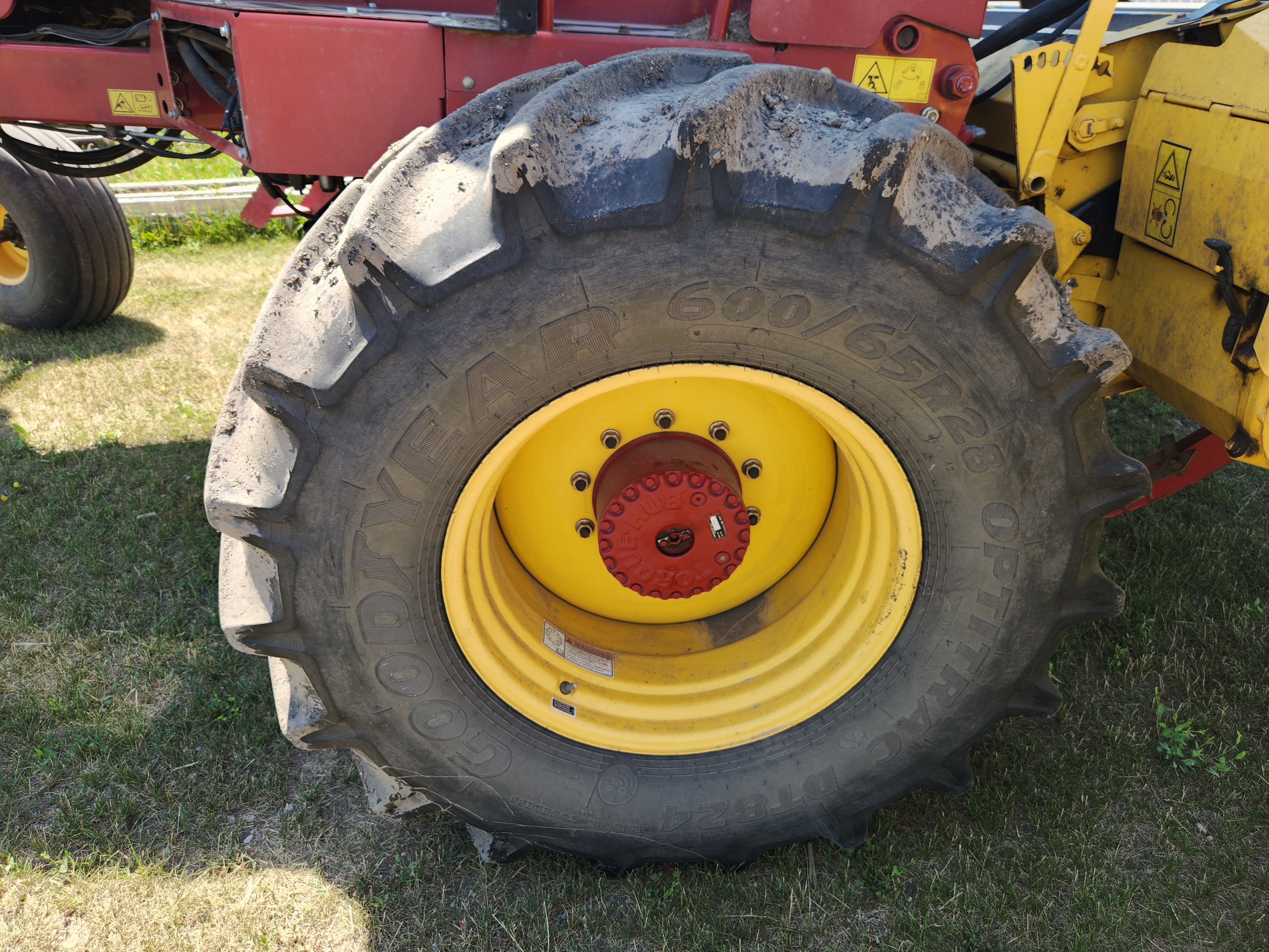 2014 New Holland SPEEDR200 Windrower