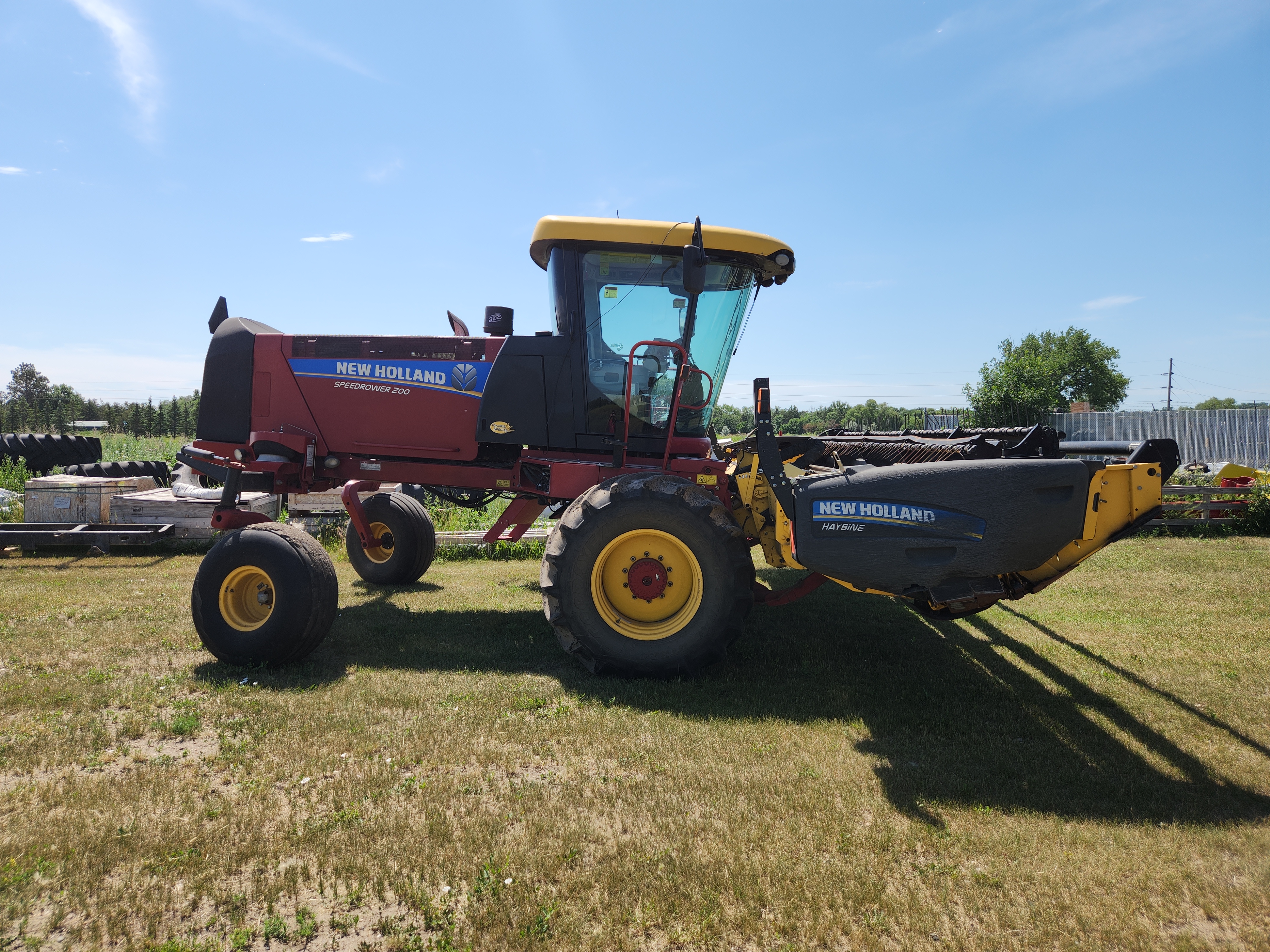 2014 New Holland SPEEDR200 Windrower