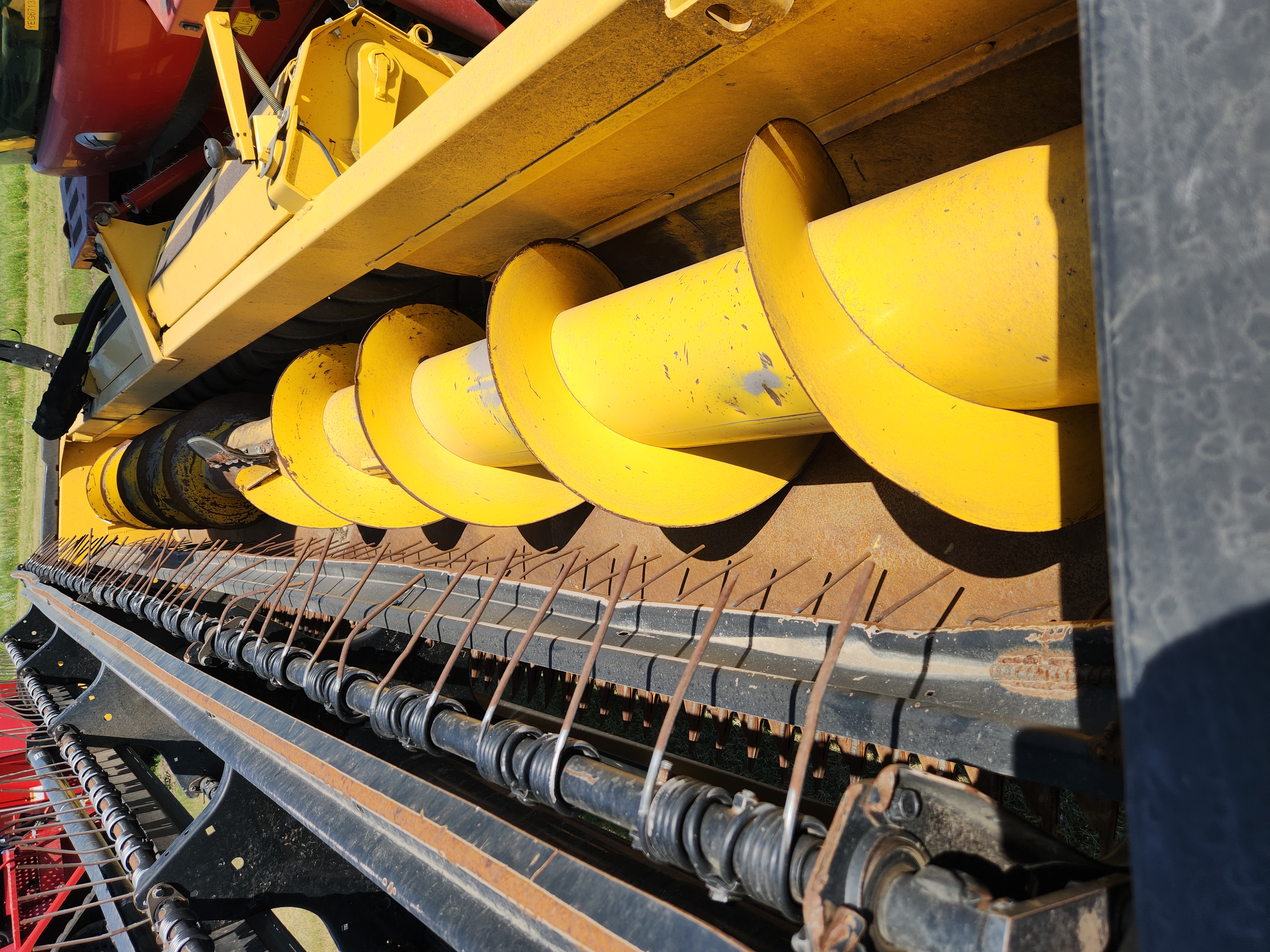 2014 New Holland SPEEDR200 Windrower