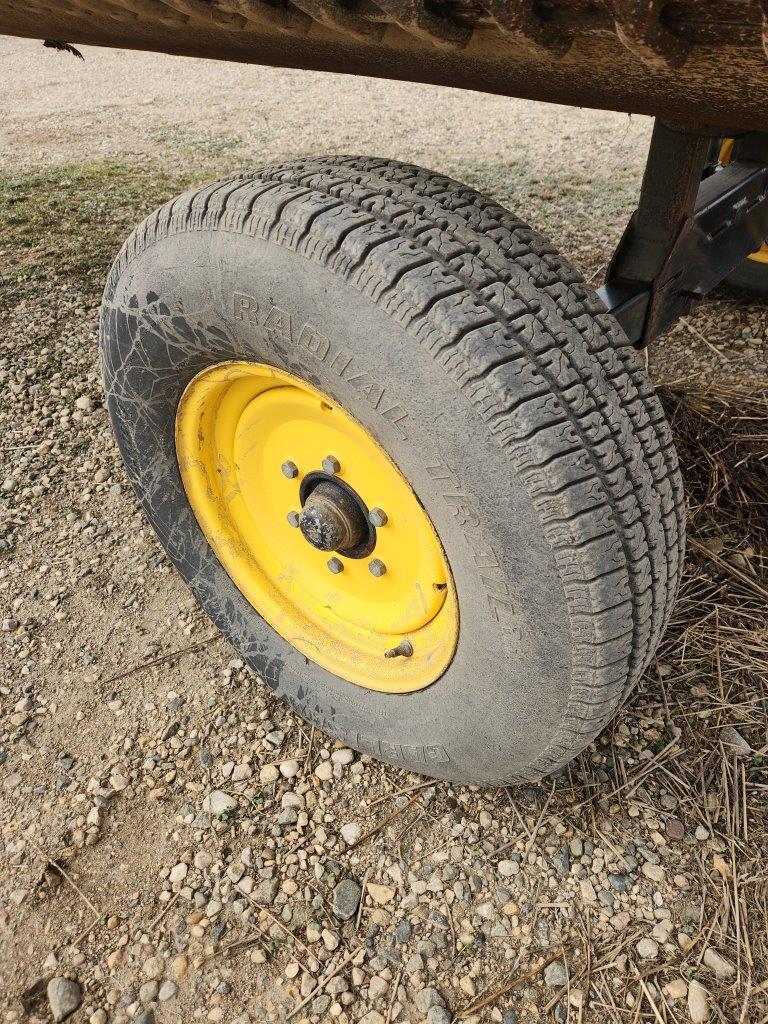 2014 New Holland SPEEDR200 Windrower