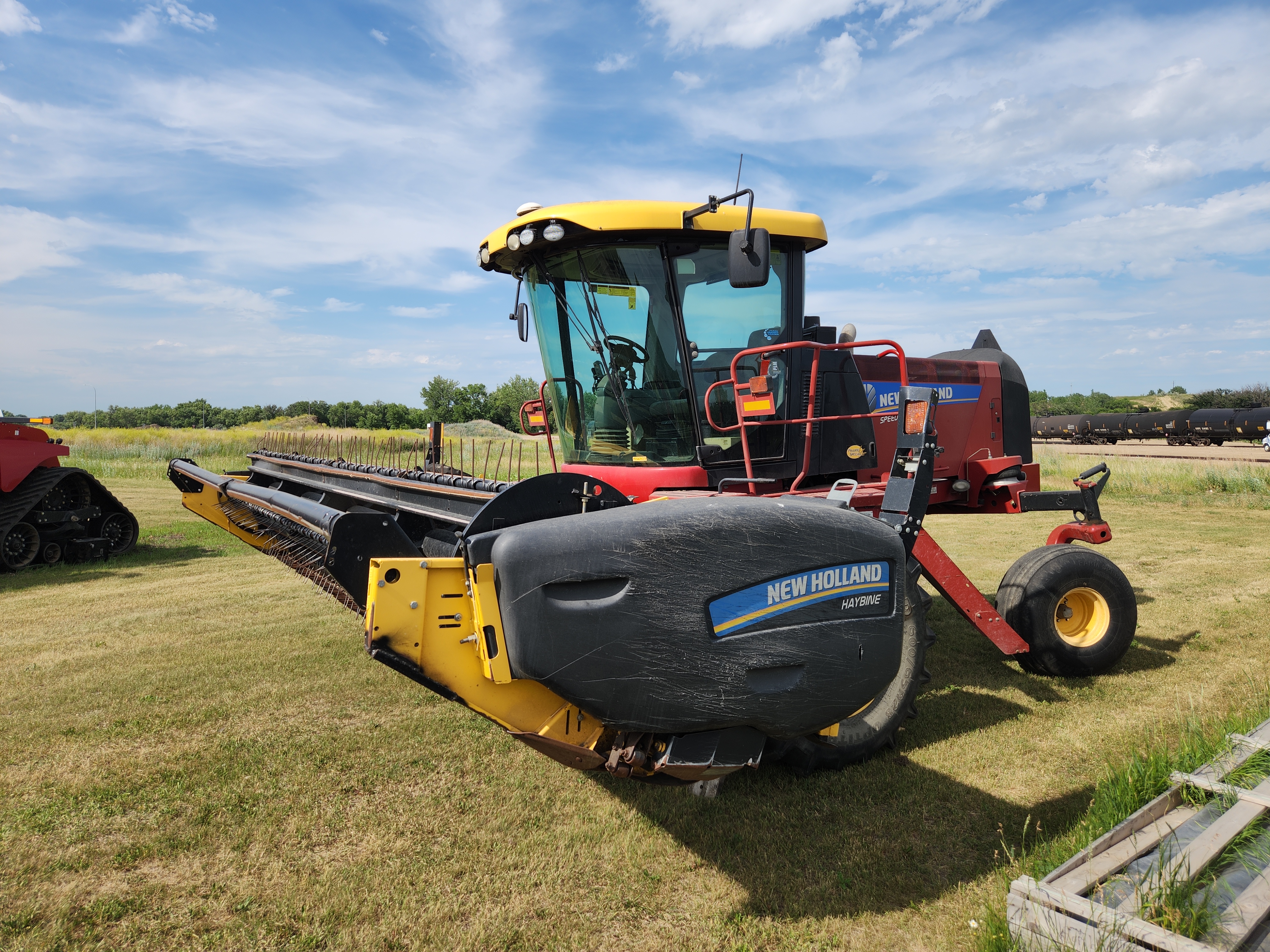 2014 New Holland SPEEDR200 Windrower