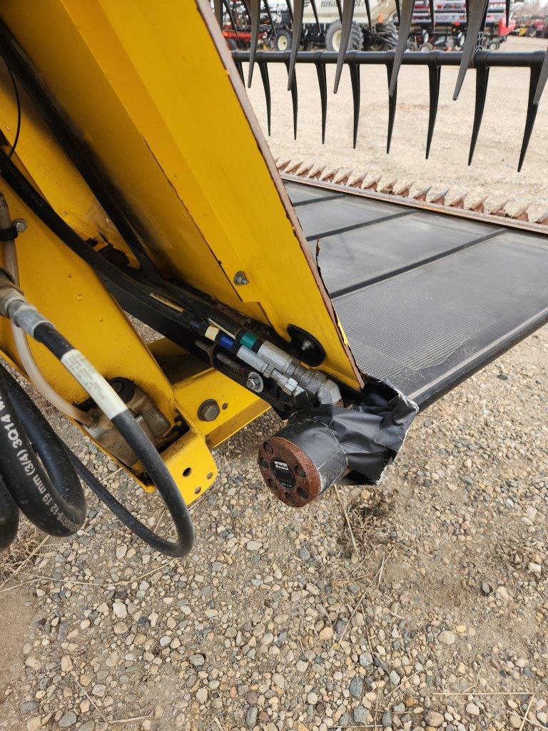 2014 New Holland SPEEDR200 Windrower