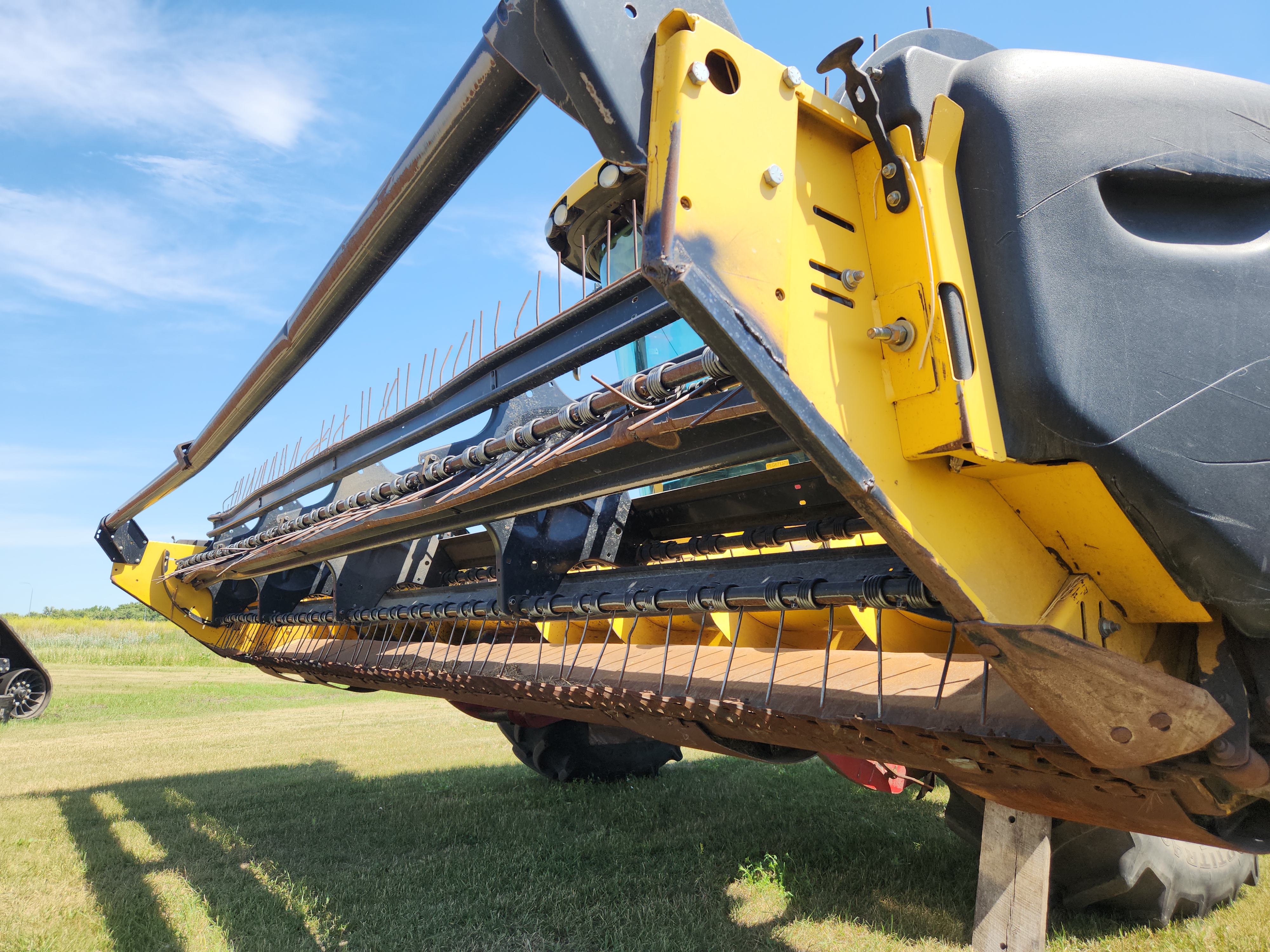 2014 New Holland SPEEDR200 Windrower