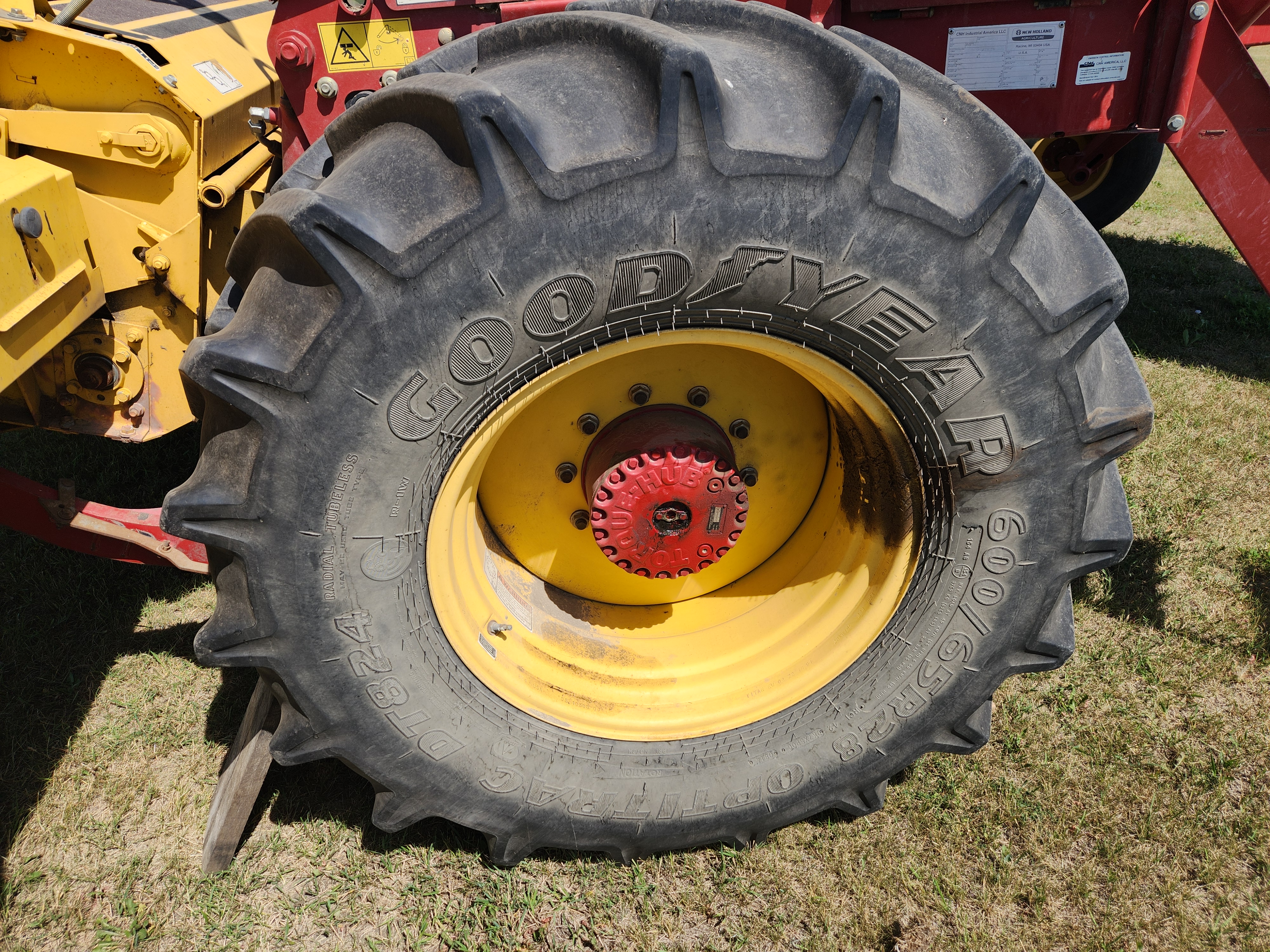 2014 New Holland SPEEDR200 Windrower