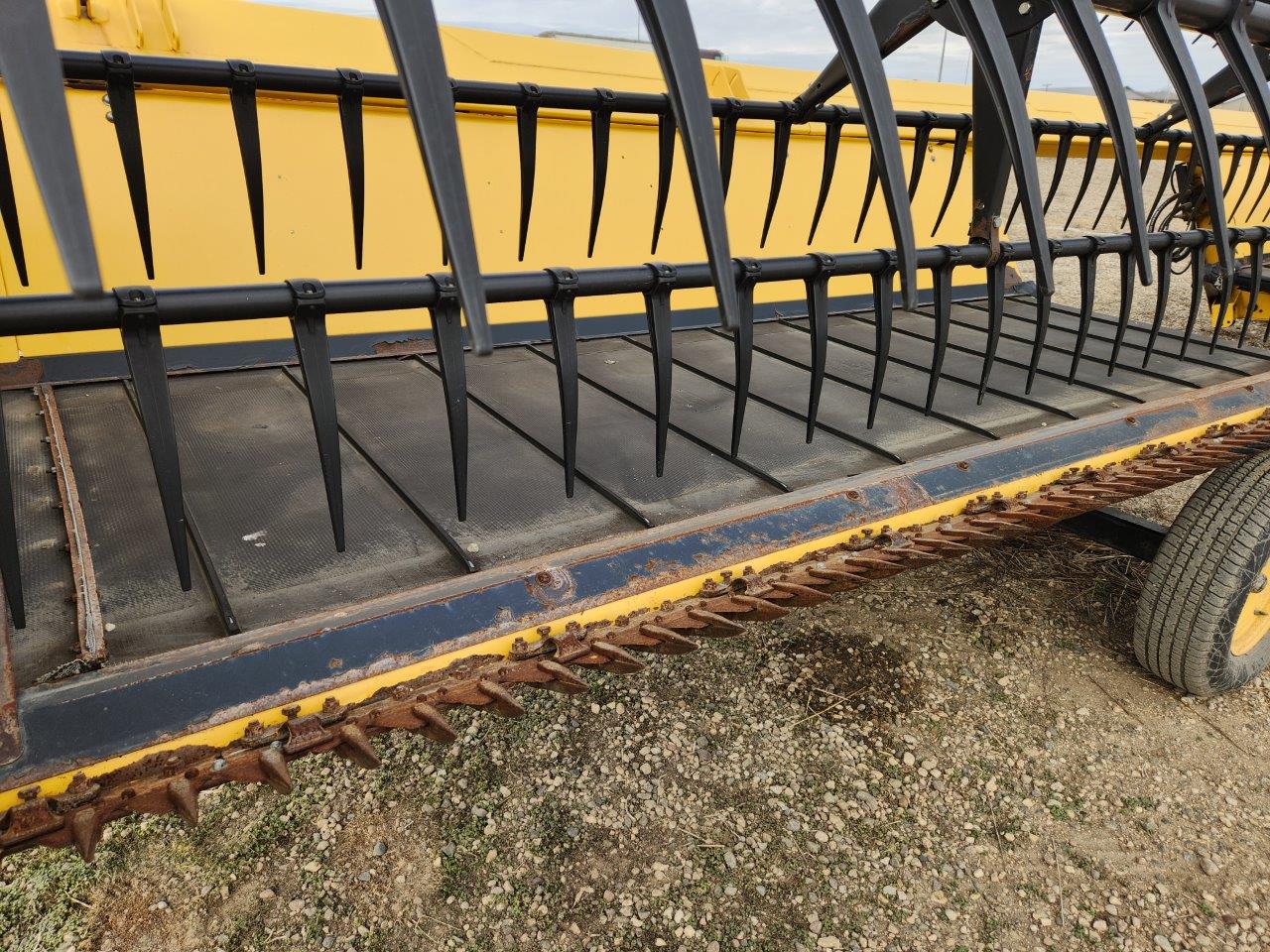 2014 New Holland SPEEDR200 Windrower