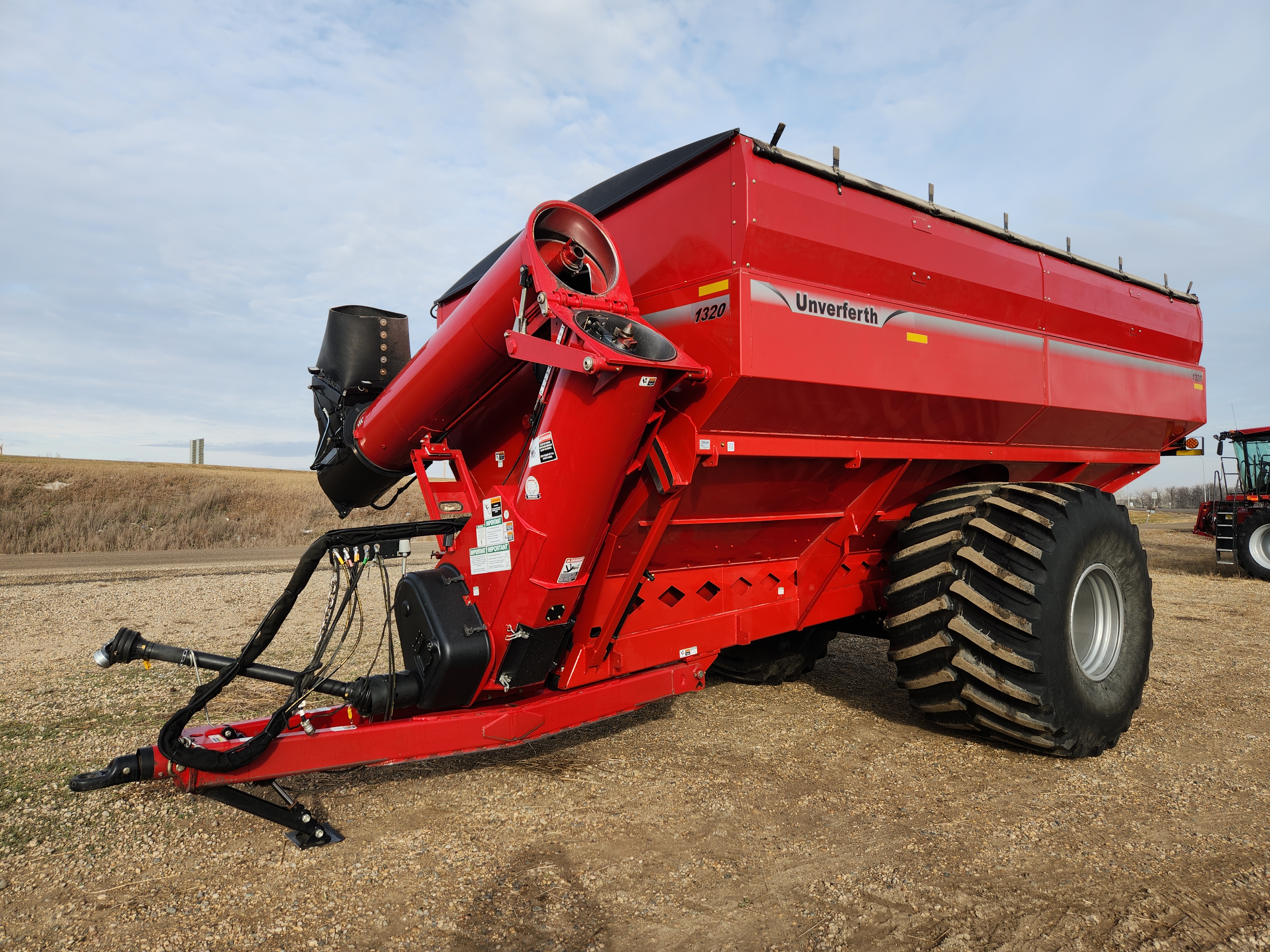 2023 Unverferth 1320 Grain Cart