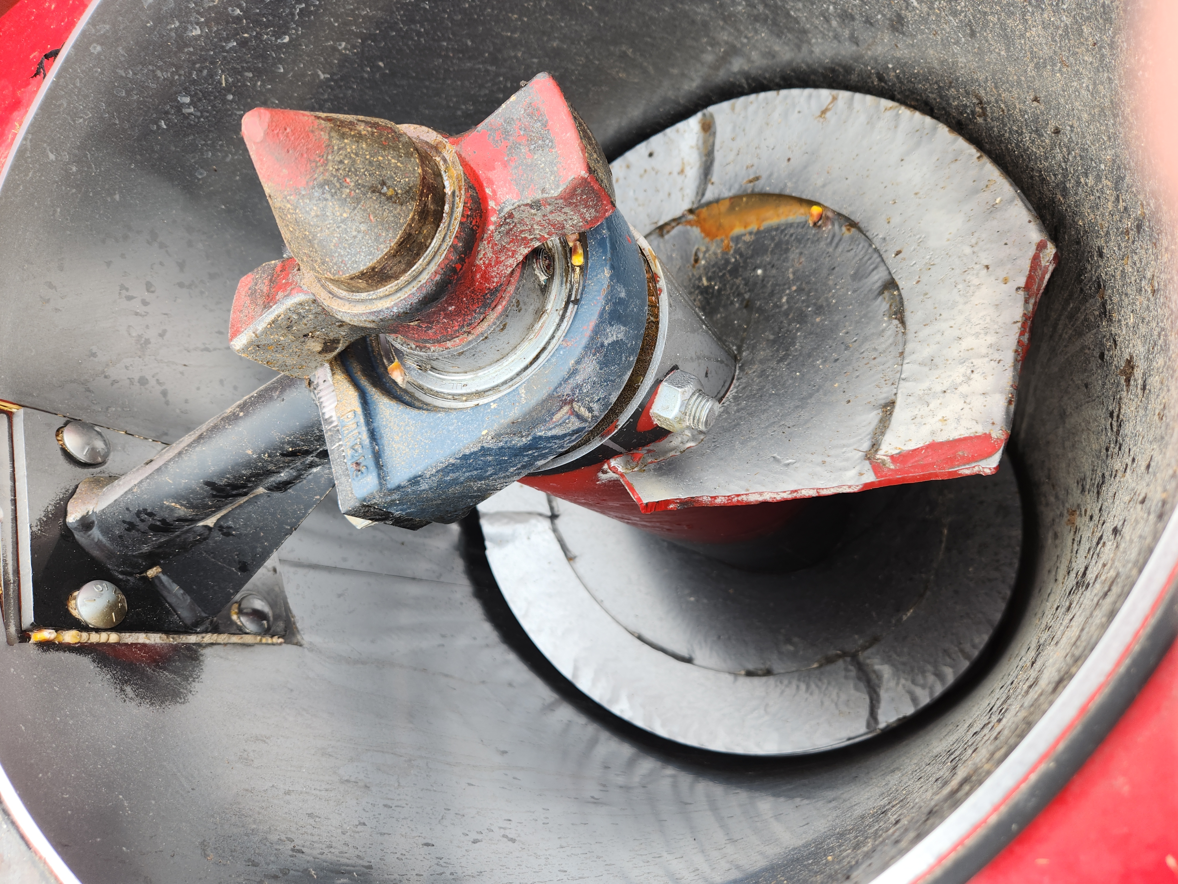 2023 Unverferth 1320 Grain Cart