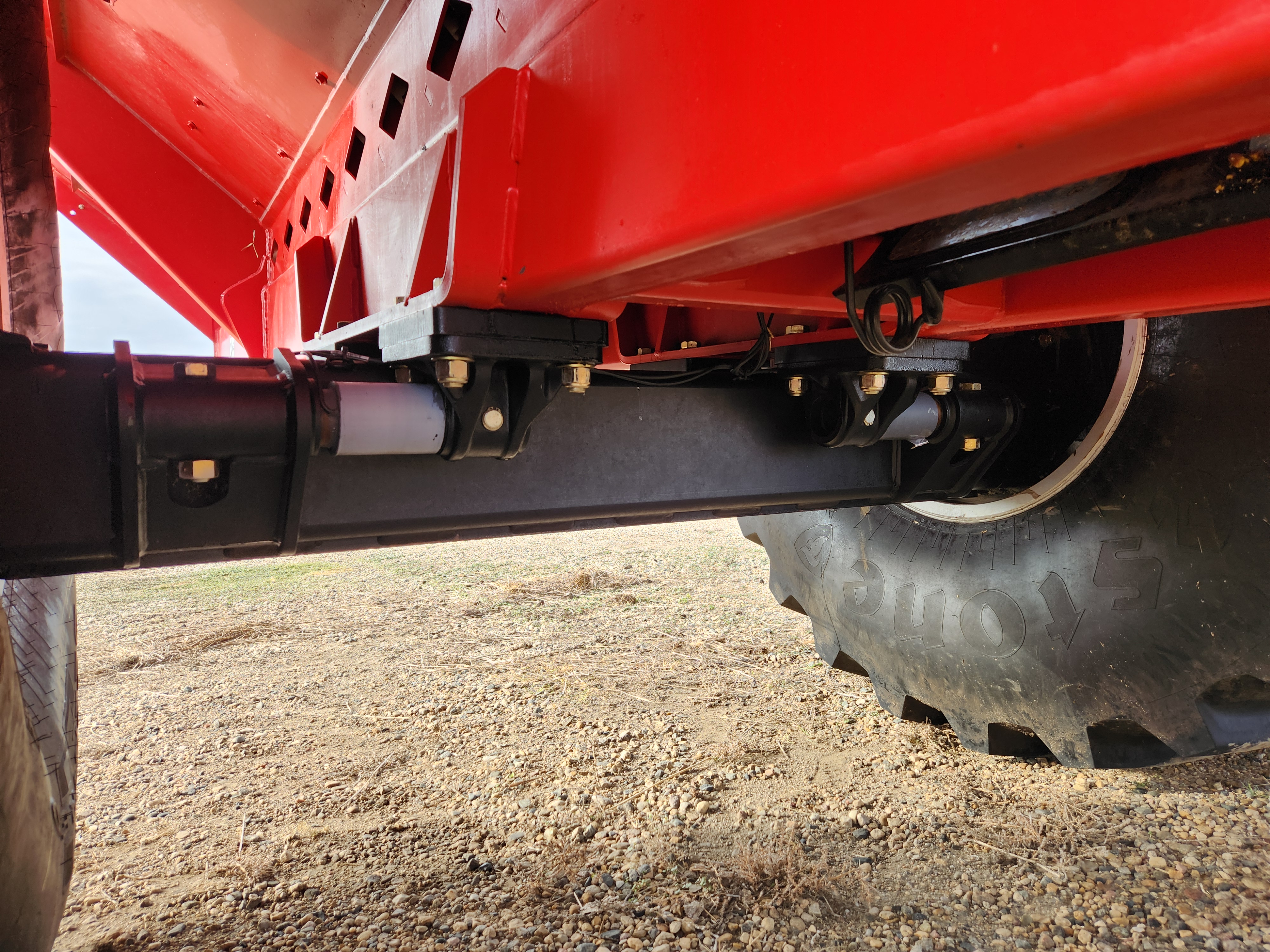 2023 Unverferth 1320 Grain Cart