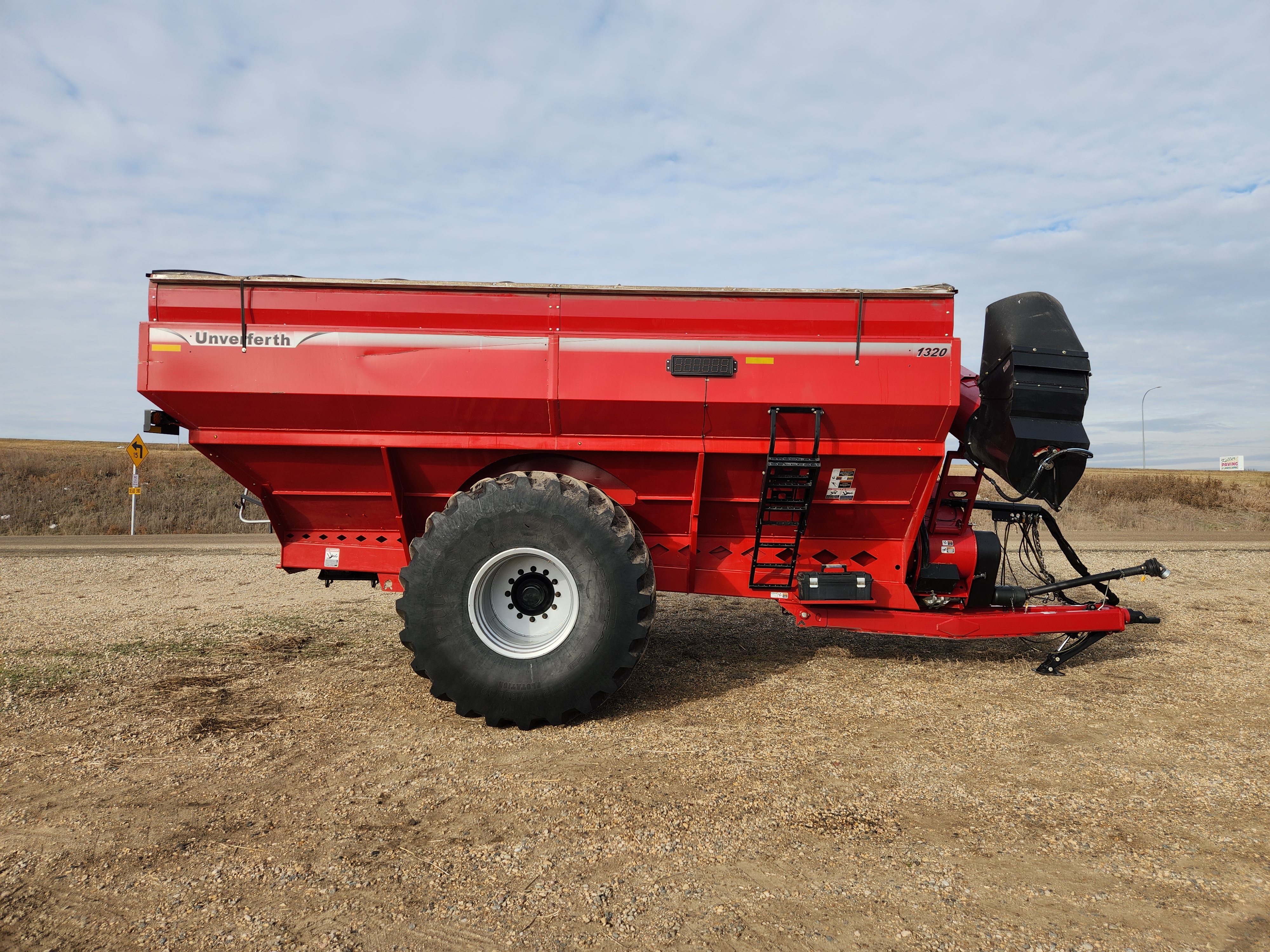 2023 Unverferth 1320 Grain Cart