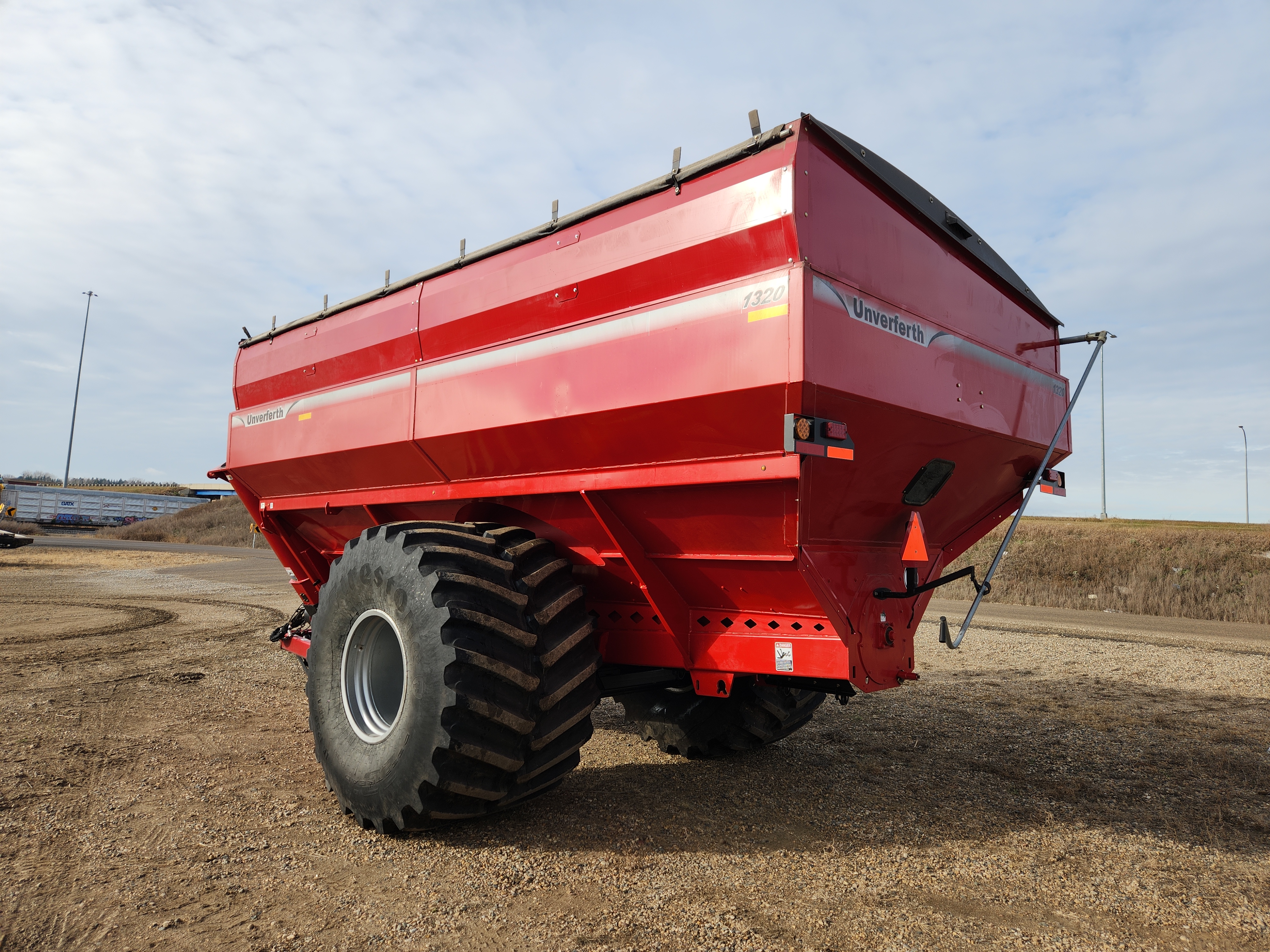 2023 Unverferth 1320 Grain Cart