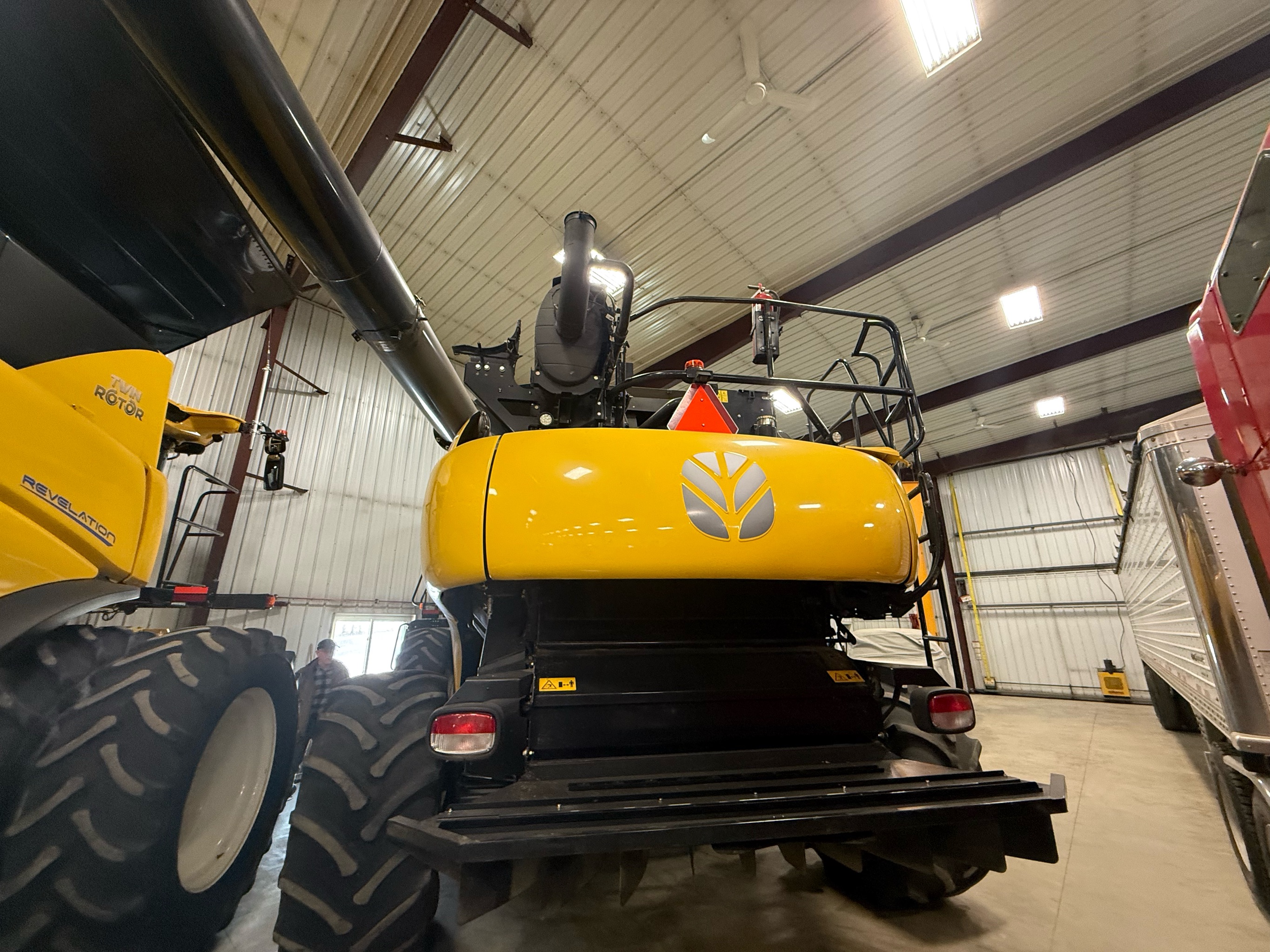 2018 New Holland CR8.90 Combine