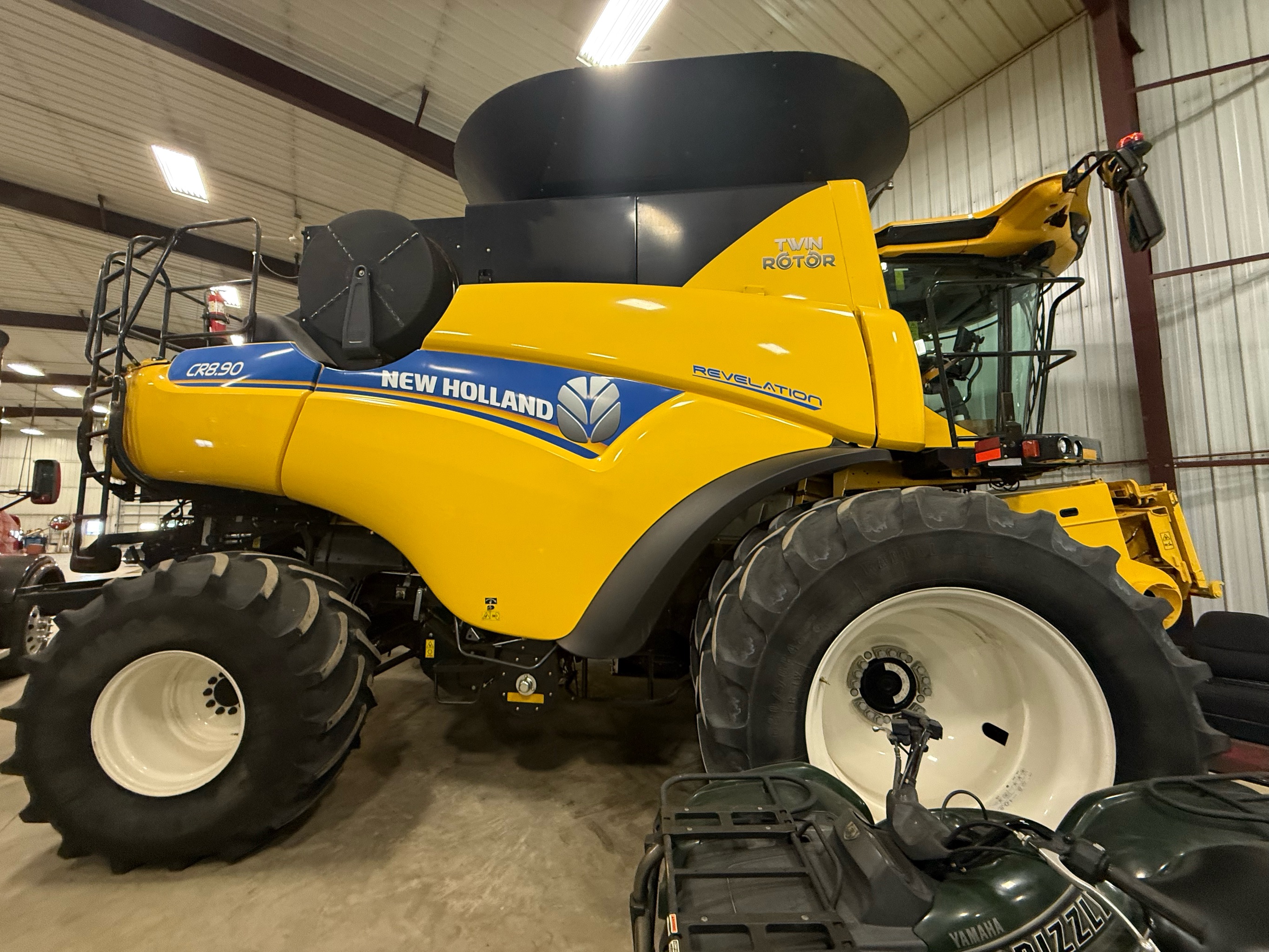 2018 New Holland CR8.90 Combine