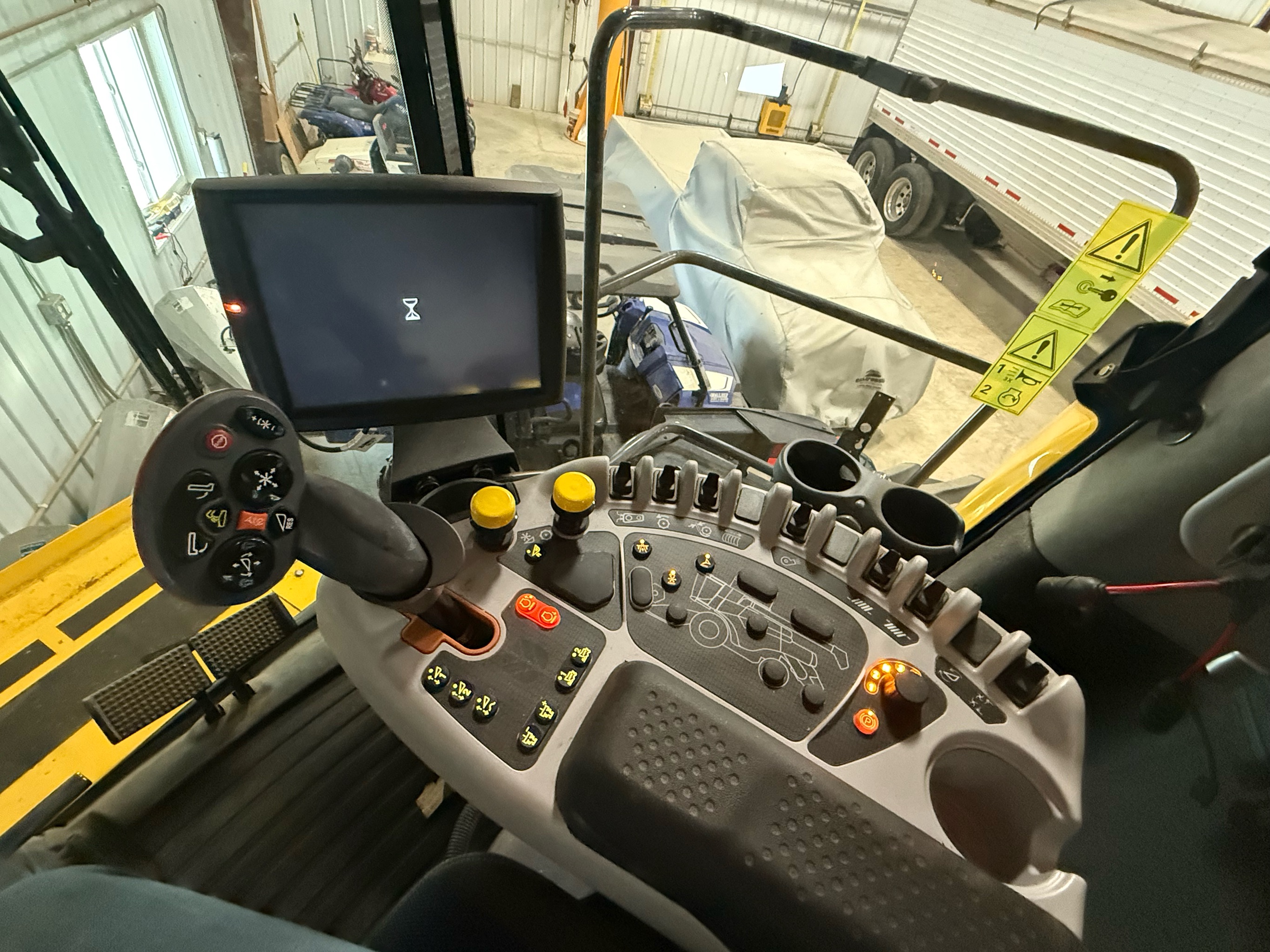 2018 New Holland CR8.90 Combine