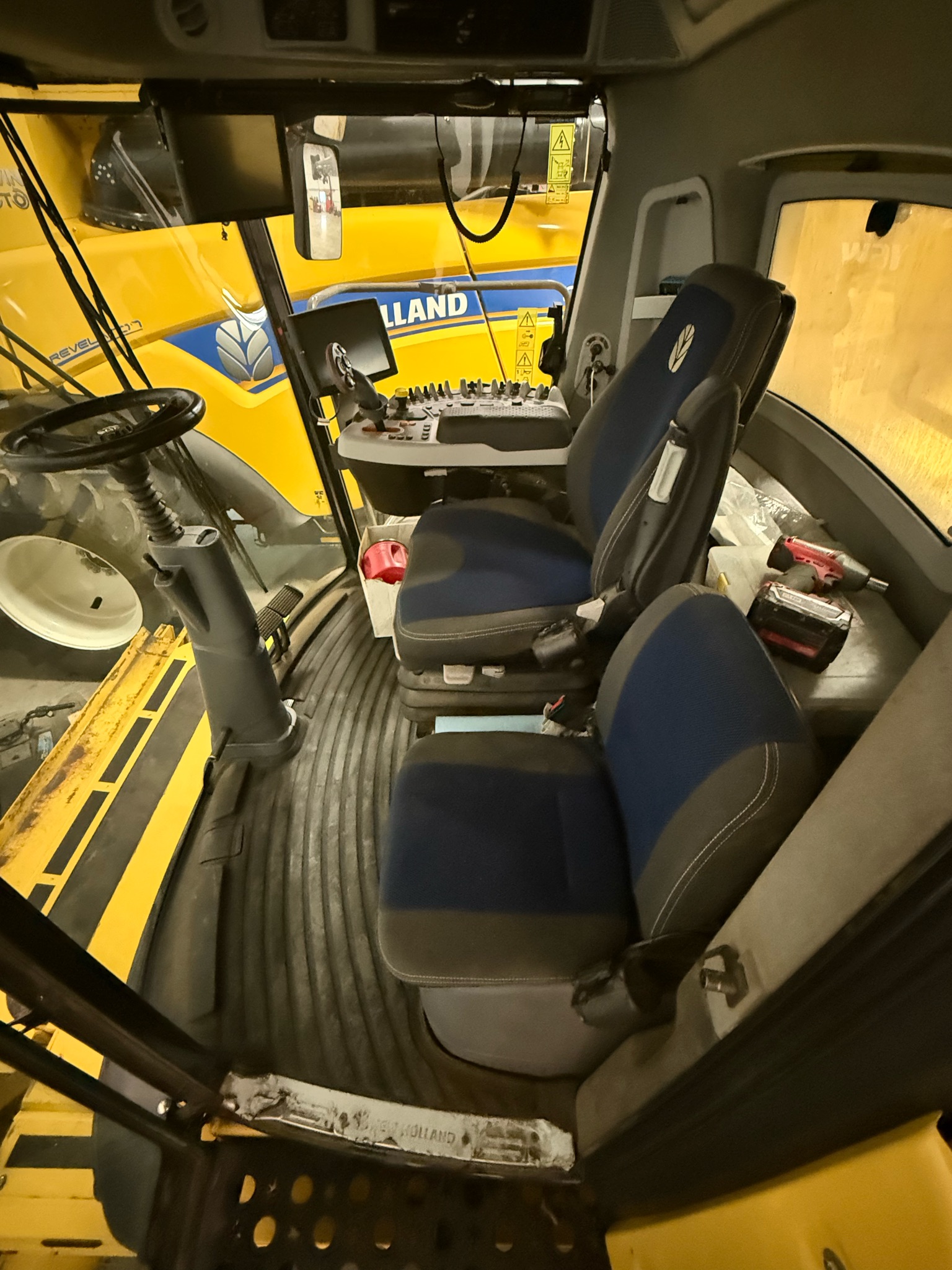 2018 New Holland CR8.90 Combine