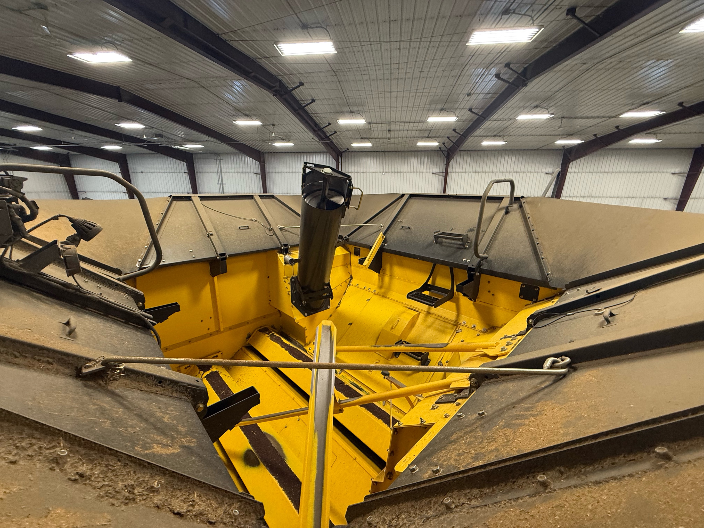 2018 New Holland CR8.90 Combine