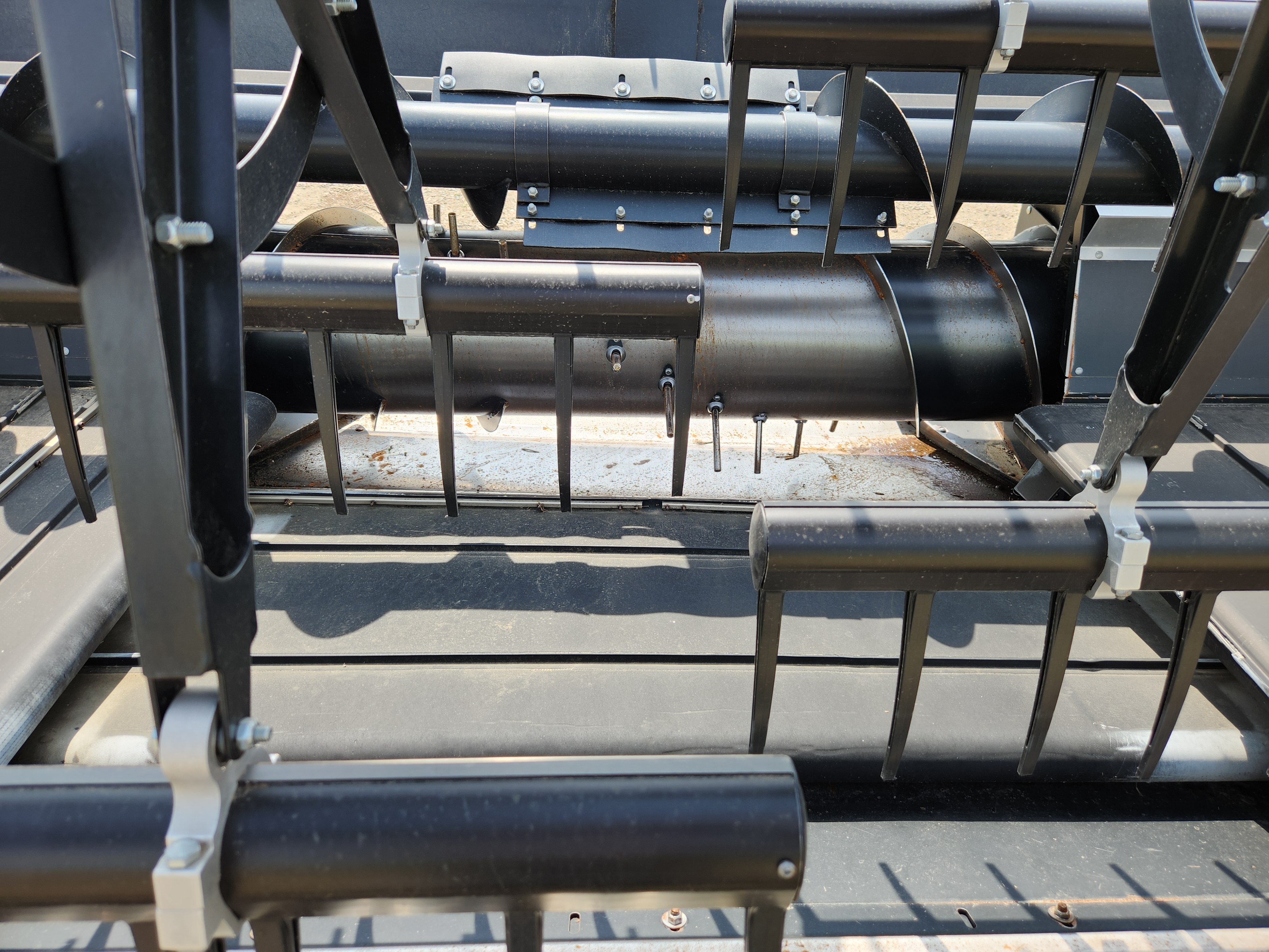 2016 Honey Bee SP36 Header Draper