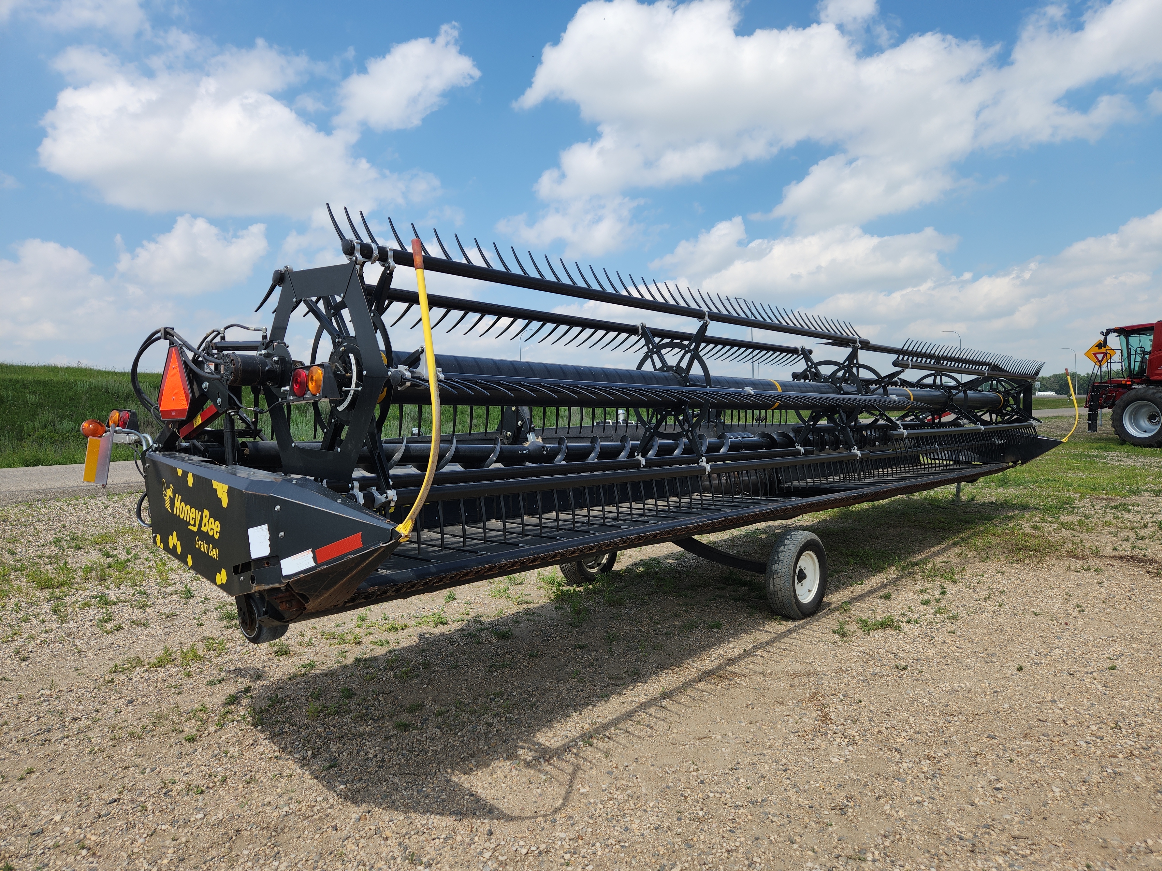 2016 Honey Bee SP36 Header Draper