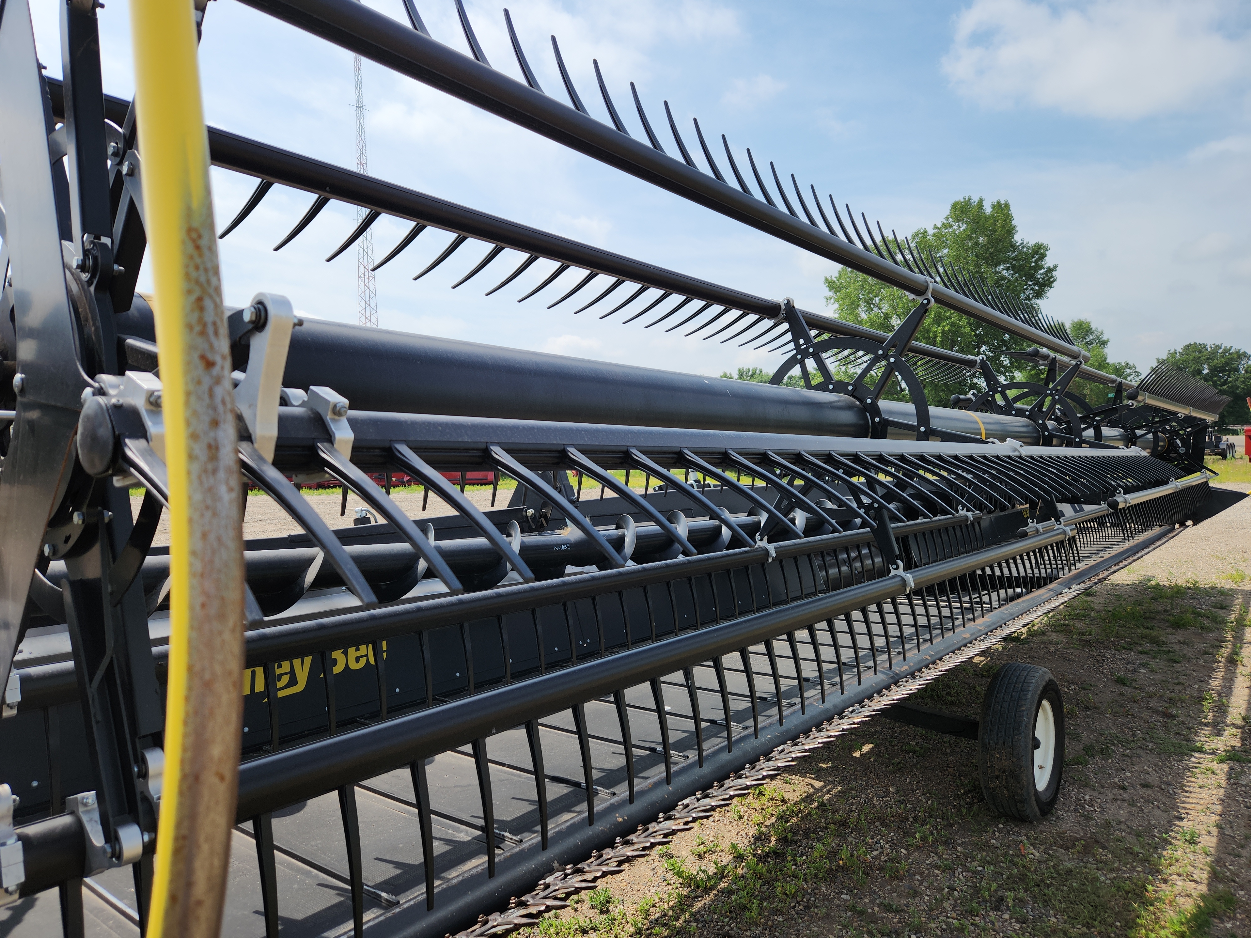 2016 Honey Bee SP36 Header Draper