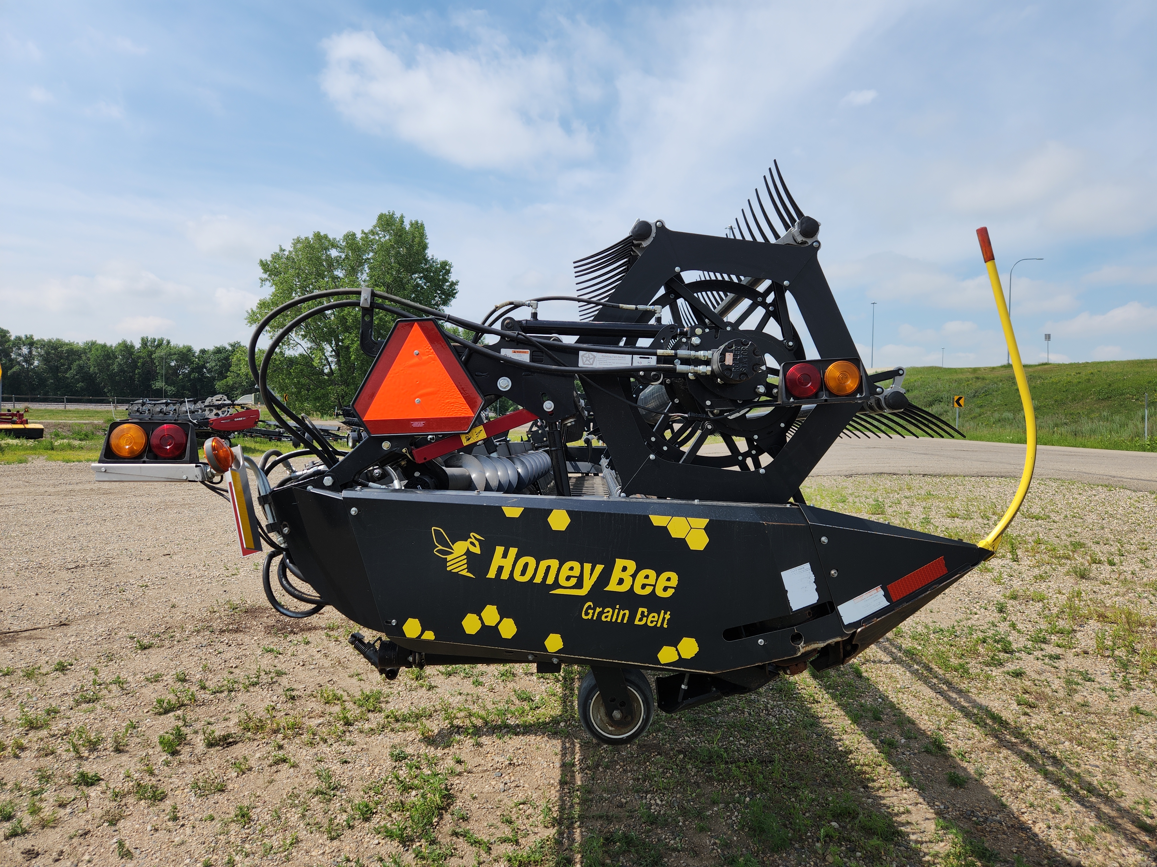 2016 Honey Bee SP36 Header Draper