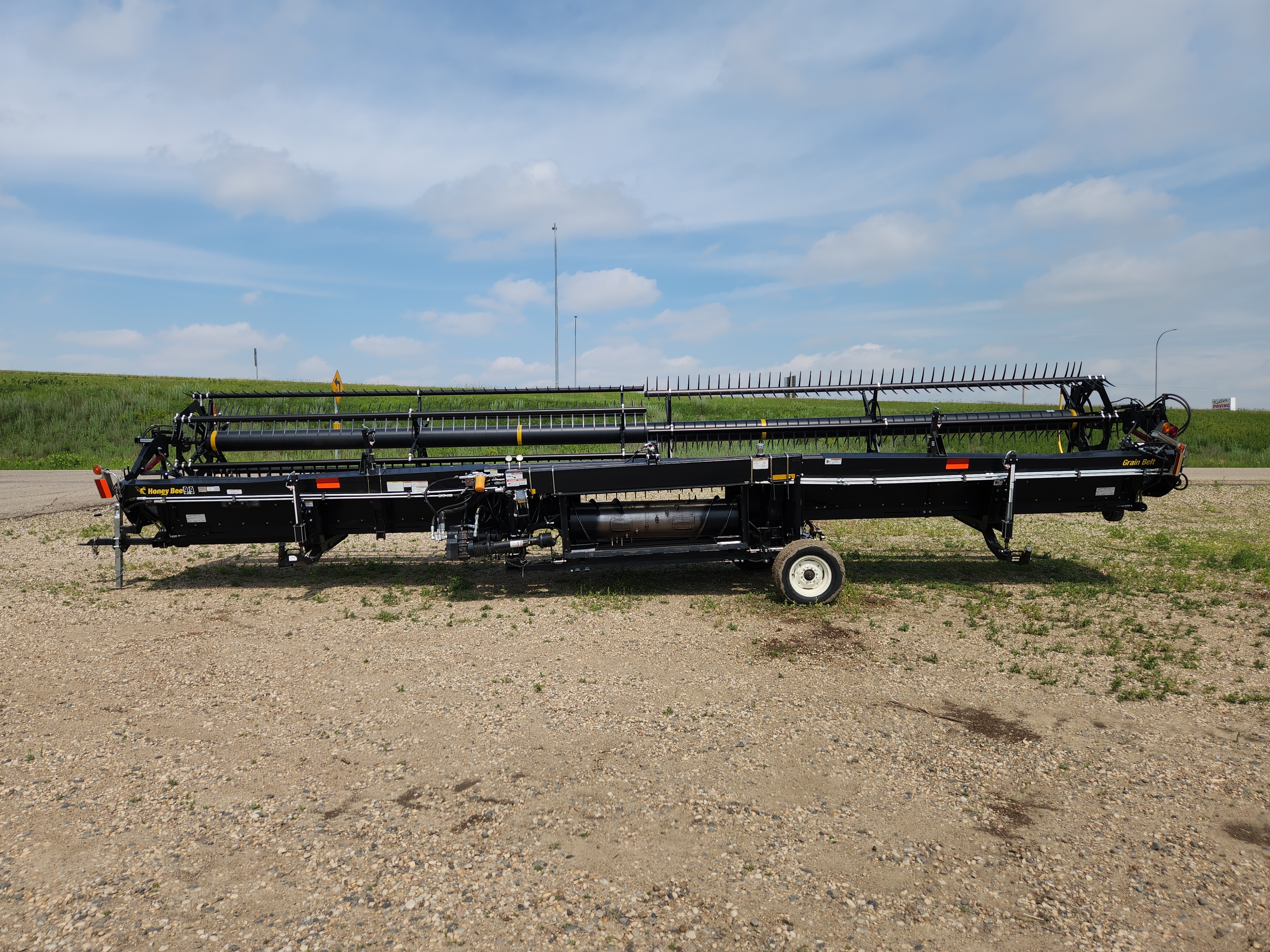 2016 Honey Bee SP36 Header Draper