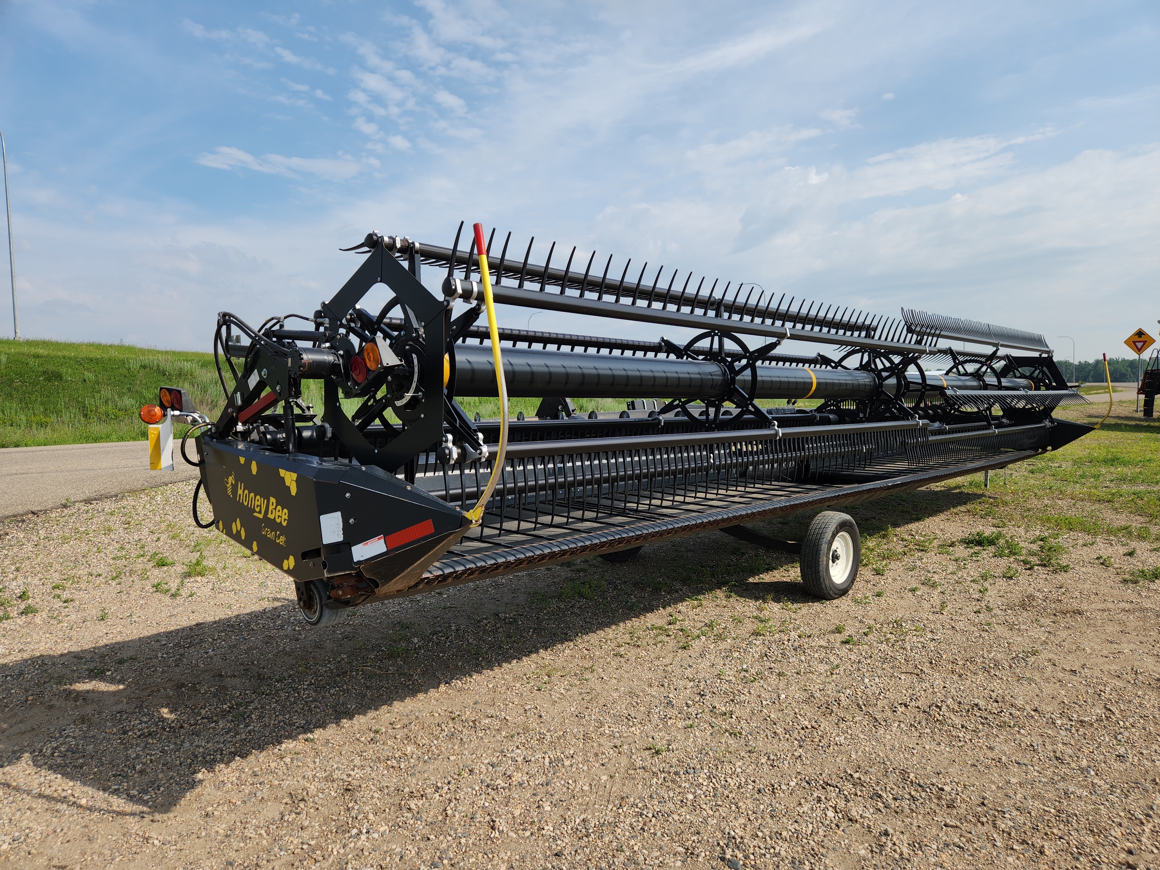 2016 Honey Bee SP36 Header Draper