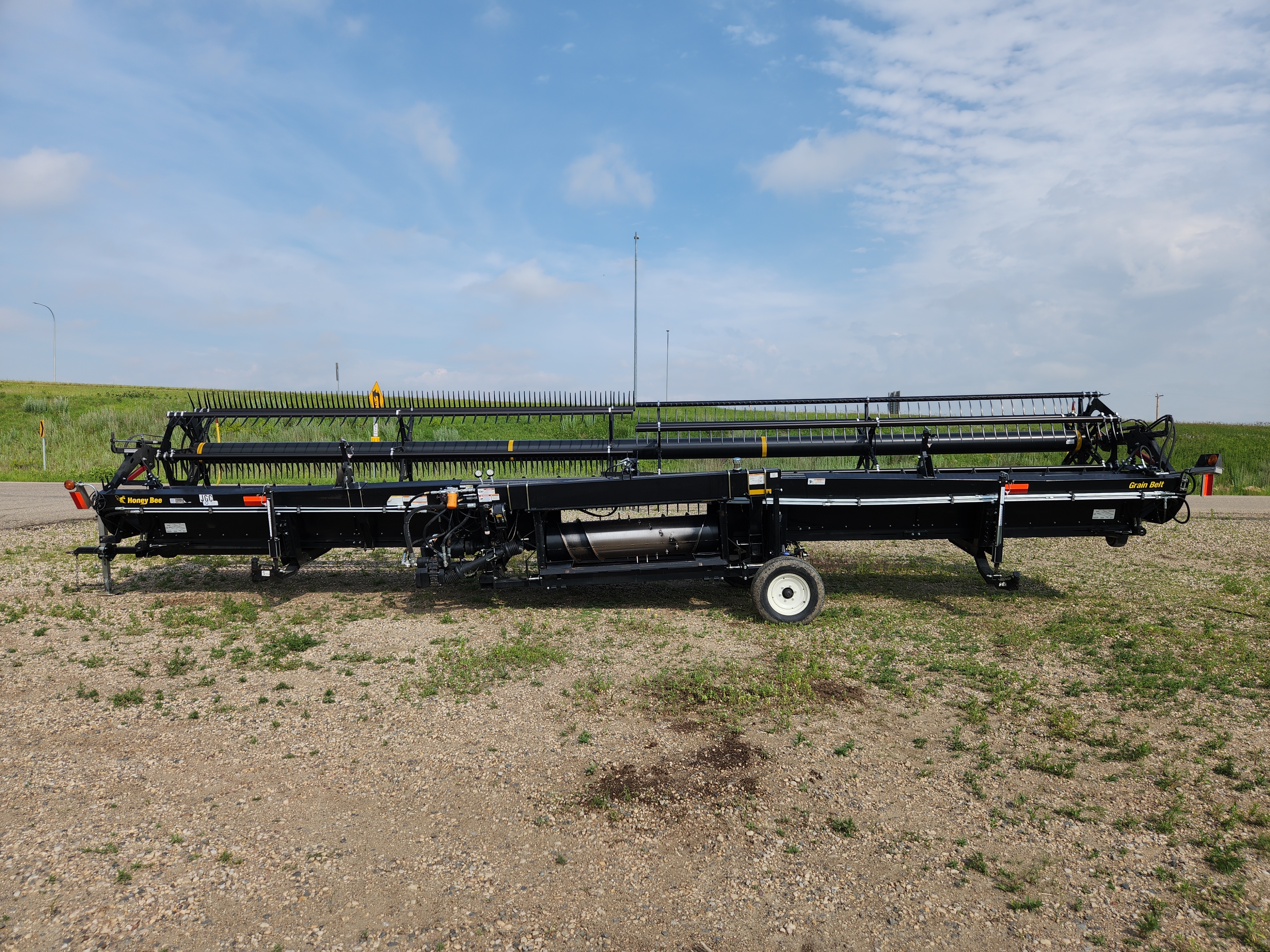 2016 Honey Bee SP36 Header Draper