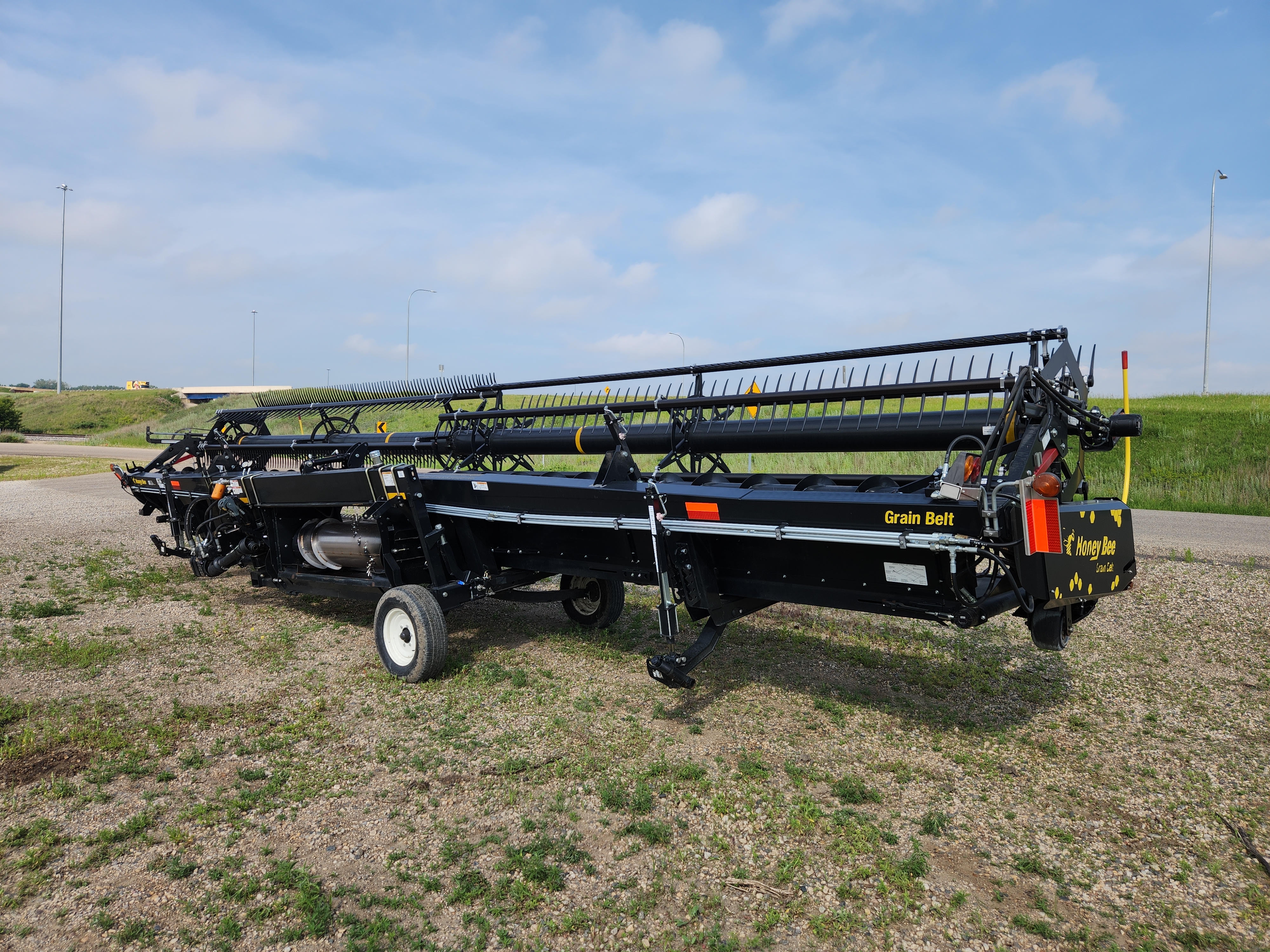 2016 Honey Bee SP36 Header Draper