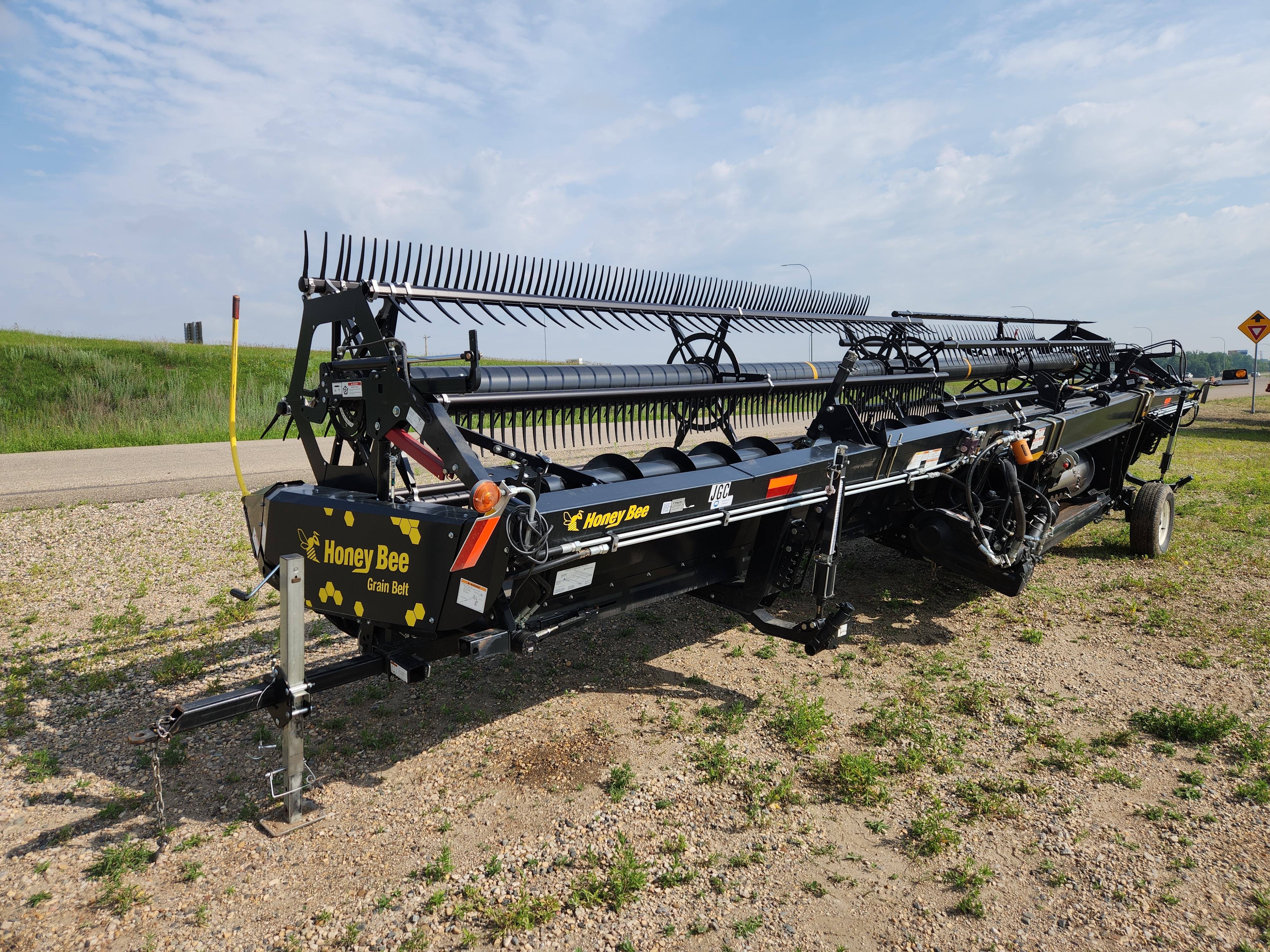 2016 Honey Bee SP36 Header Draper