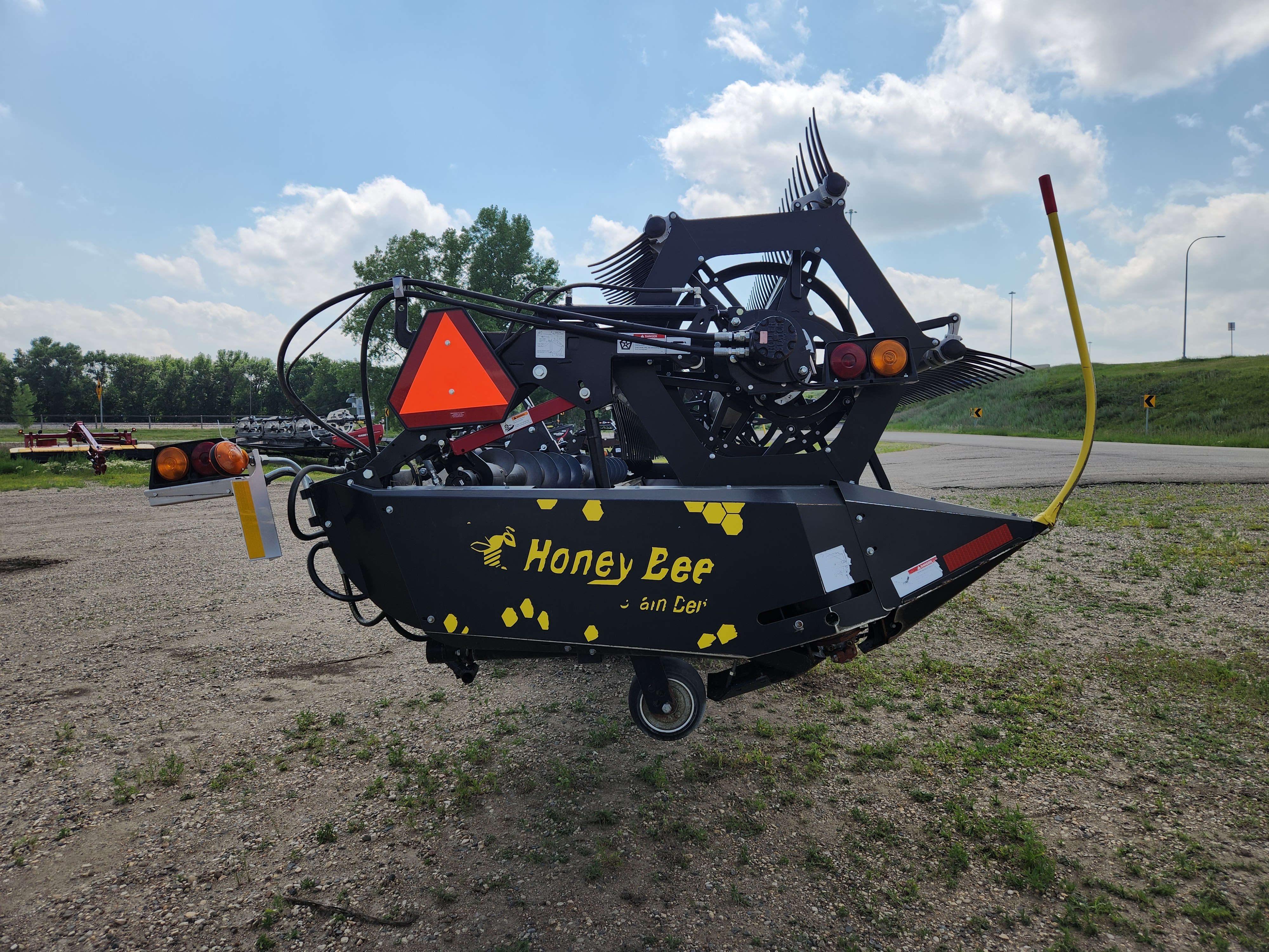 2018 Honey Bee SP36 Header Draper