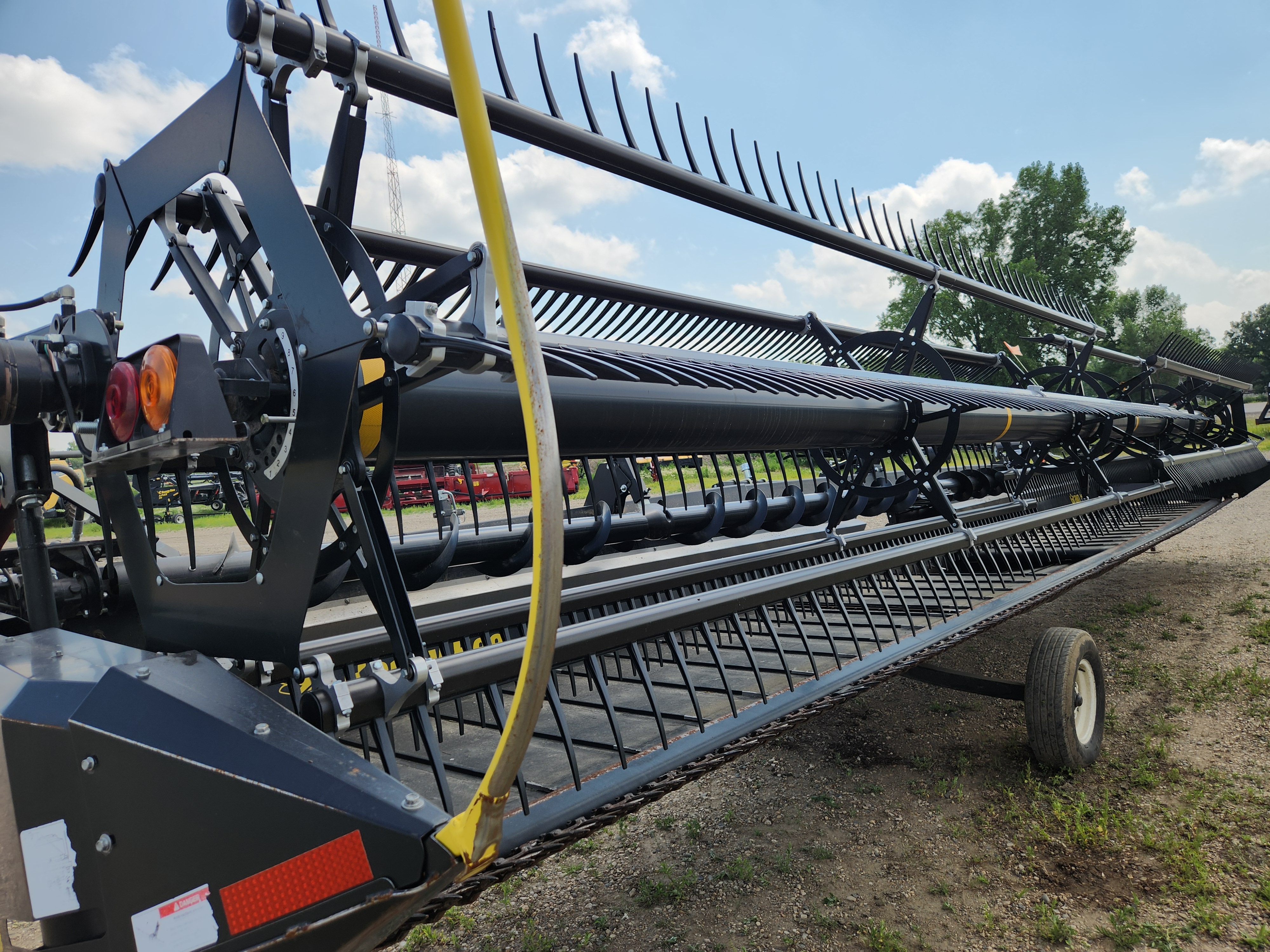 2018 Honey Bee SP36 Header Draper