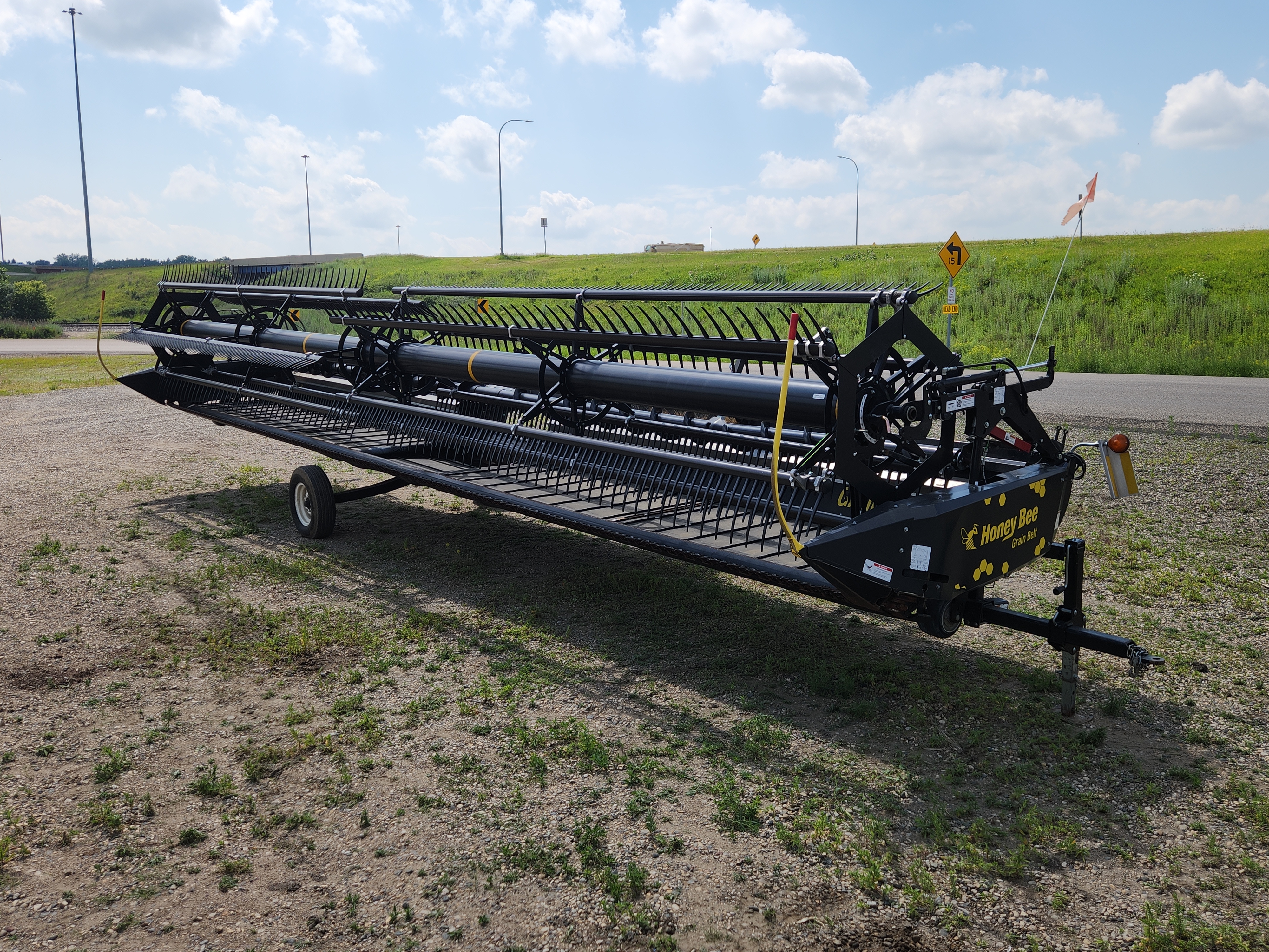 2018 Honey Bee SP36 Header Draper