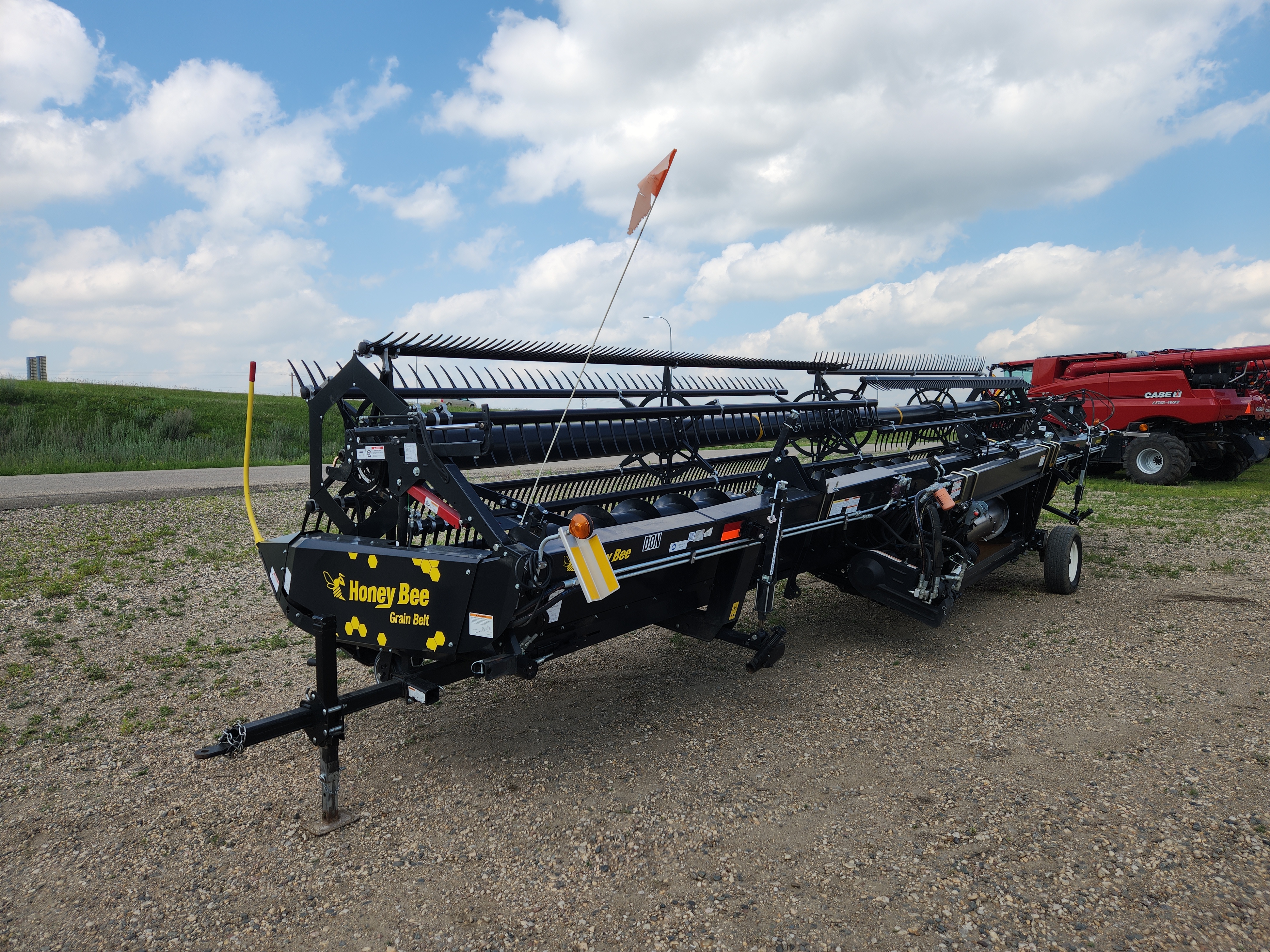 2018 Honey Bee SP36 Header Draper
