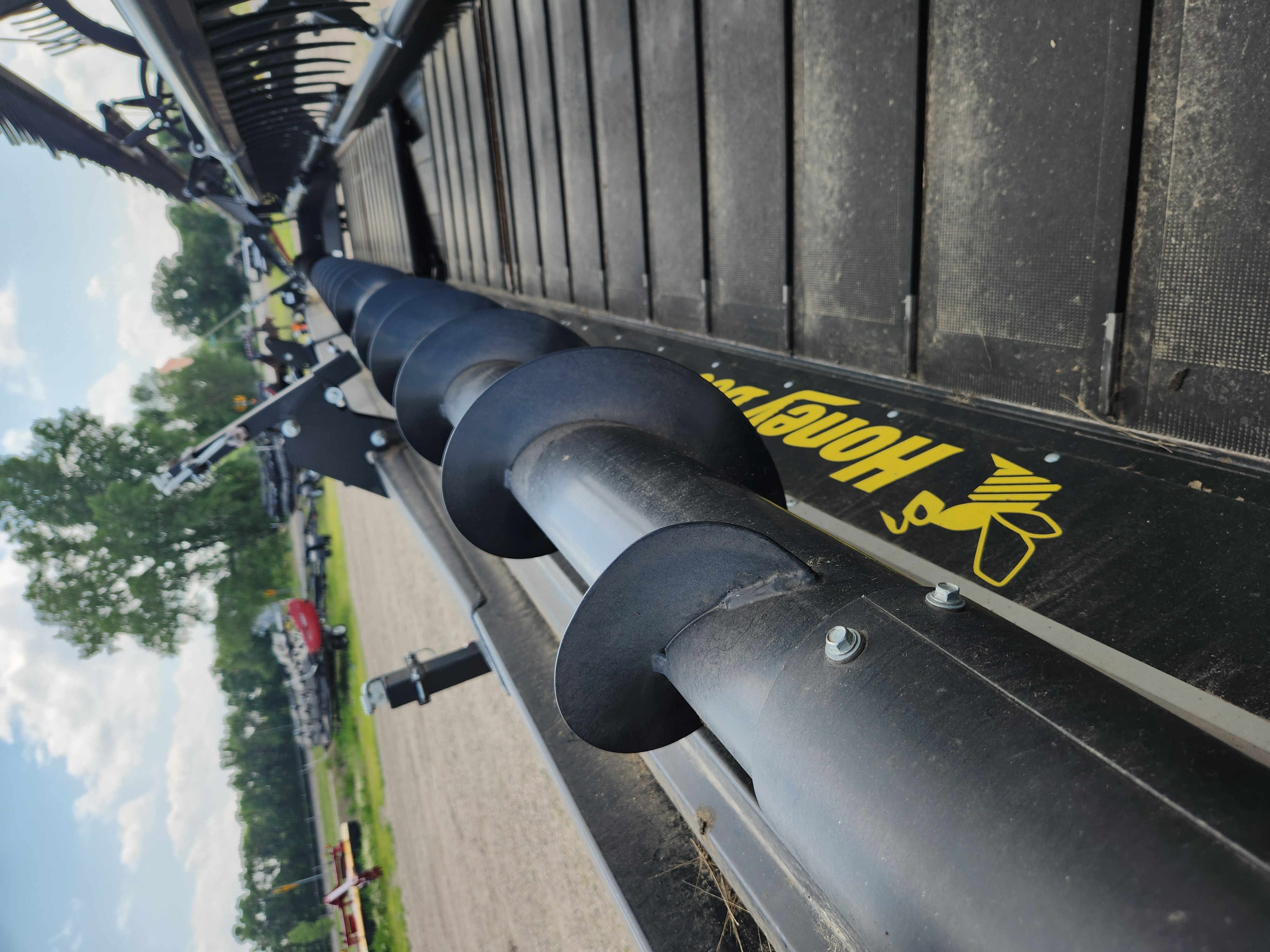 2018 Honey Bee SP36 Header Draper