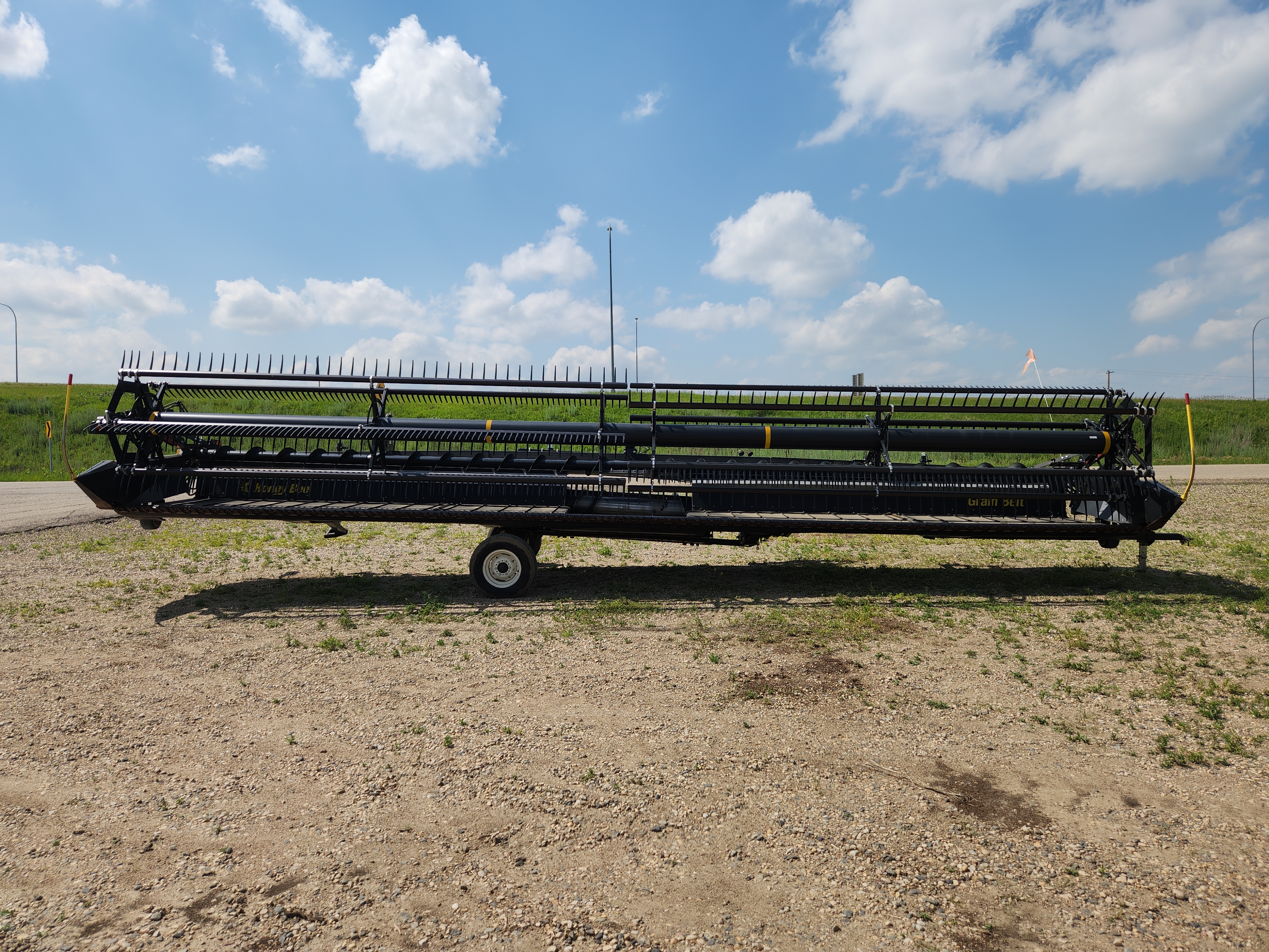 2018 Honey Bee SP36 Header Draper