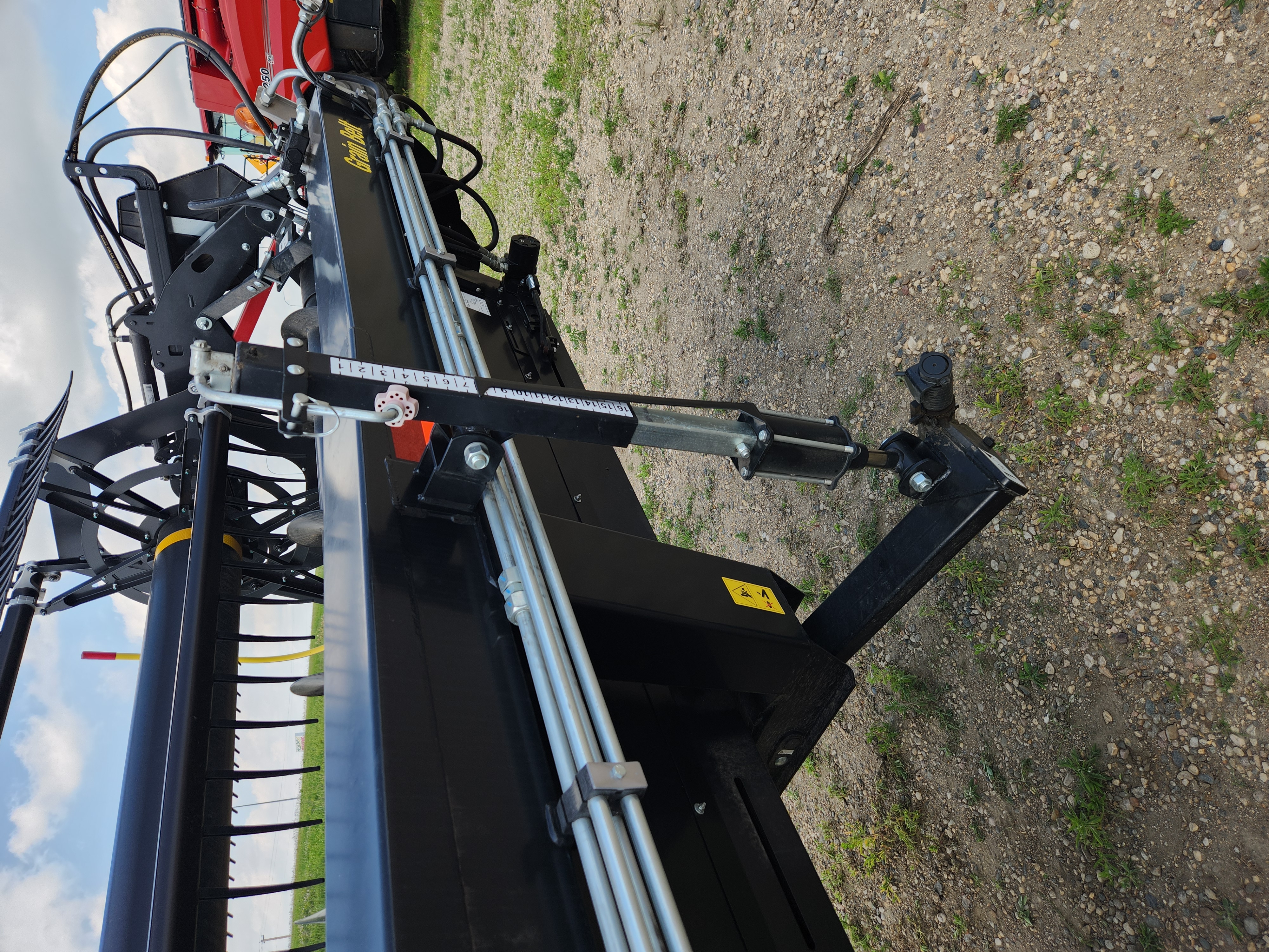 2018 Honey Bee SP36 Header Draper