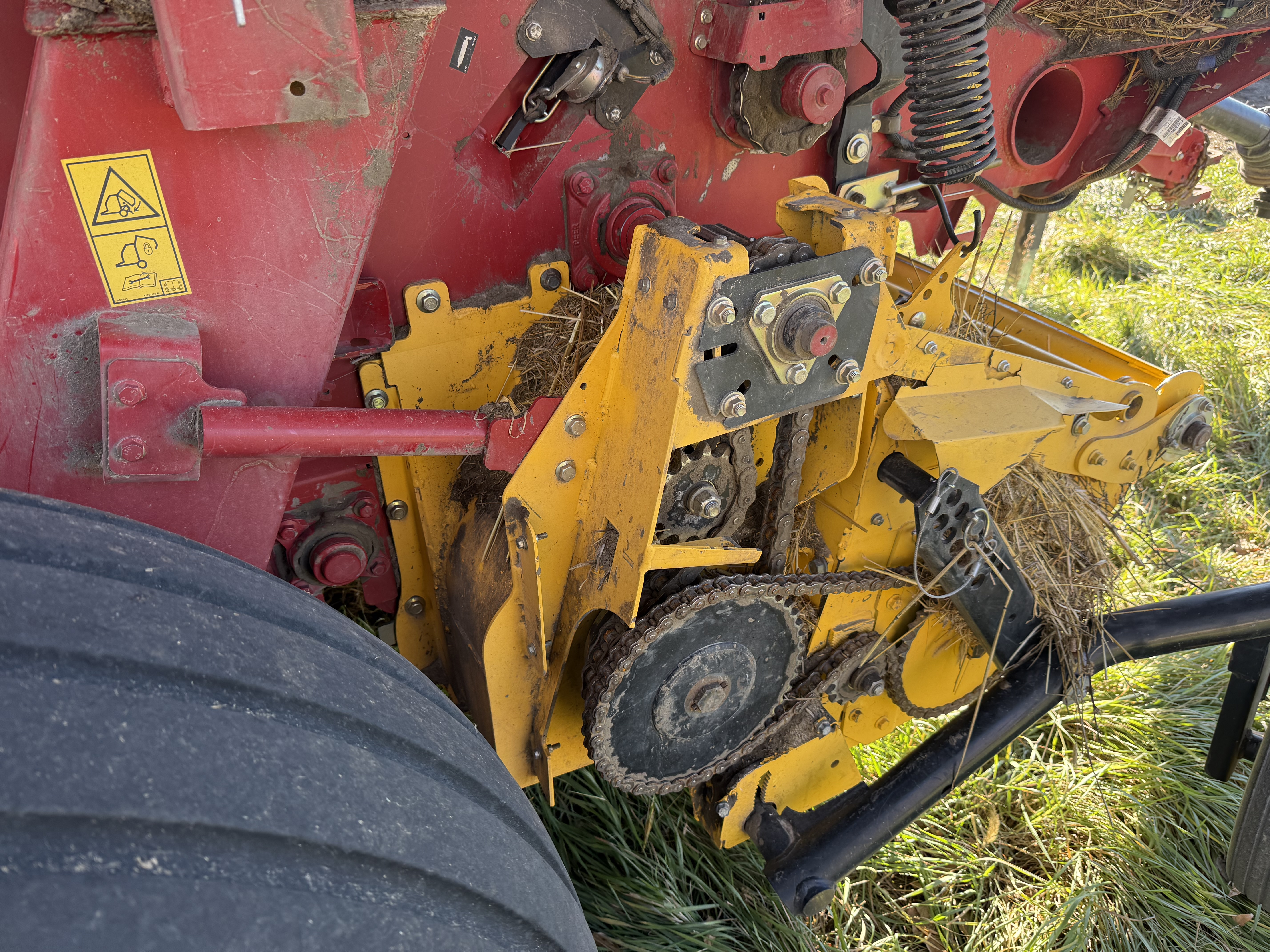 2016 New Holland RB560 Baler/Round