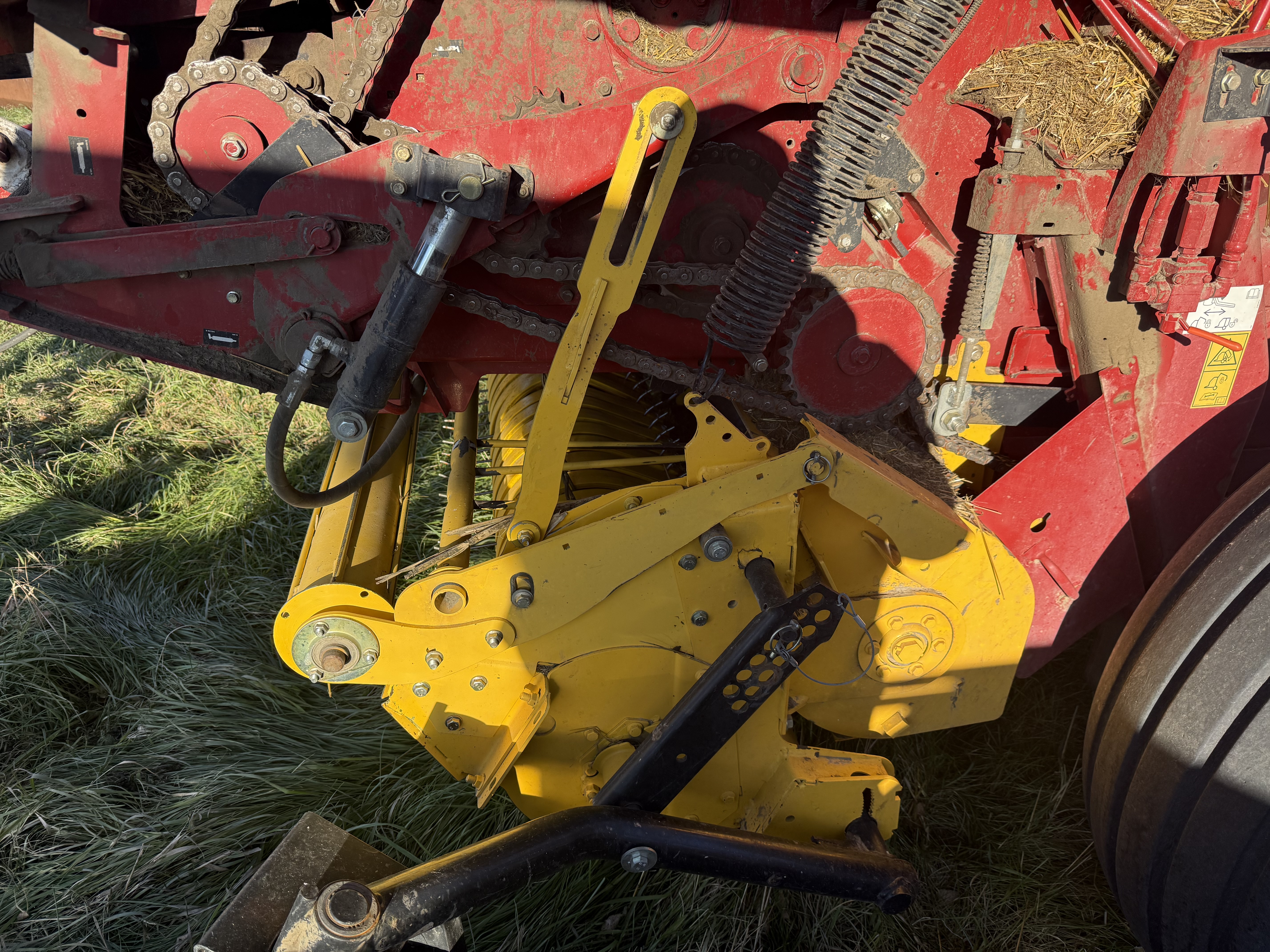 2016 New Holland RB560 Baler/Round