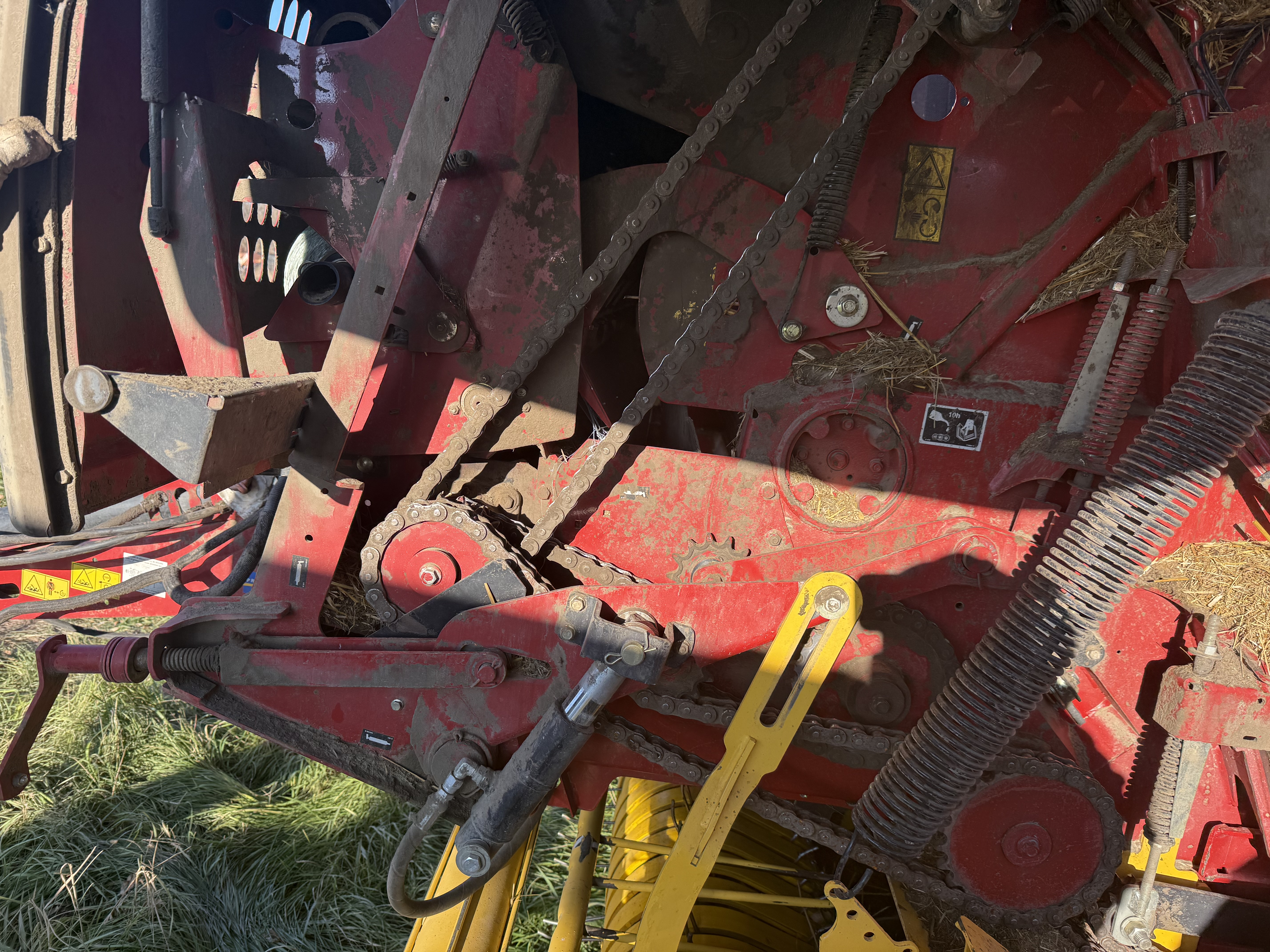 2016 New Holland RB560 Baler/Round