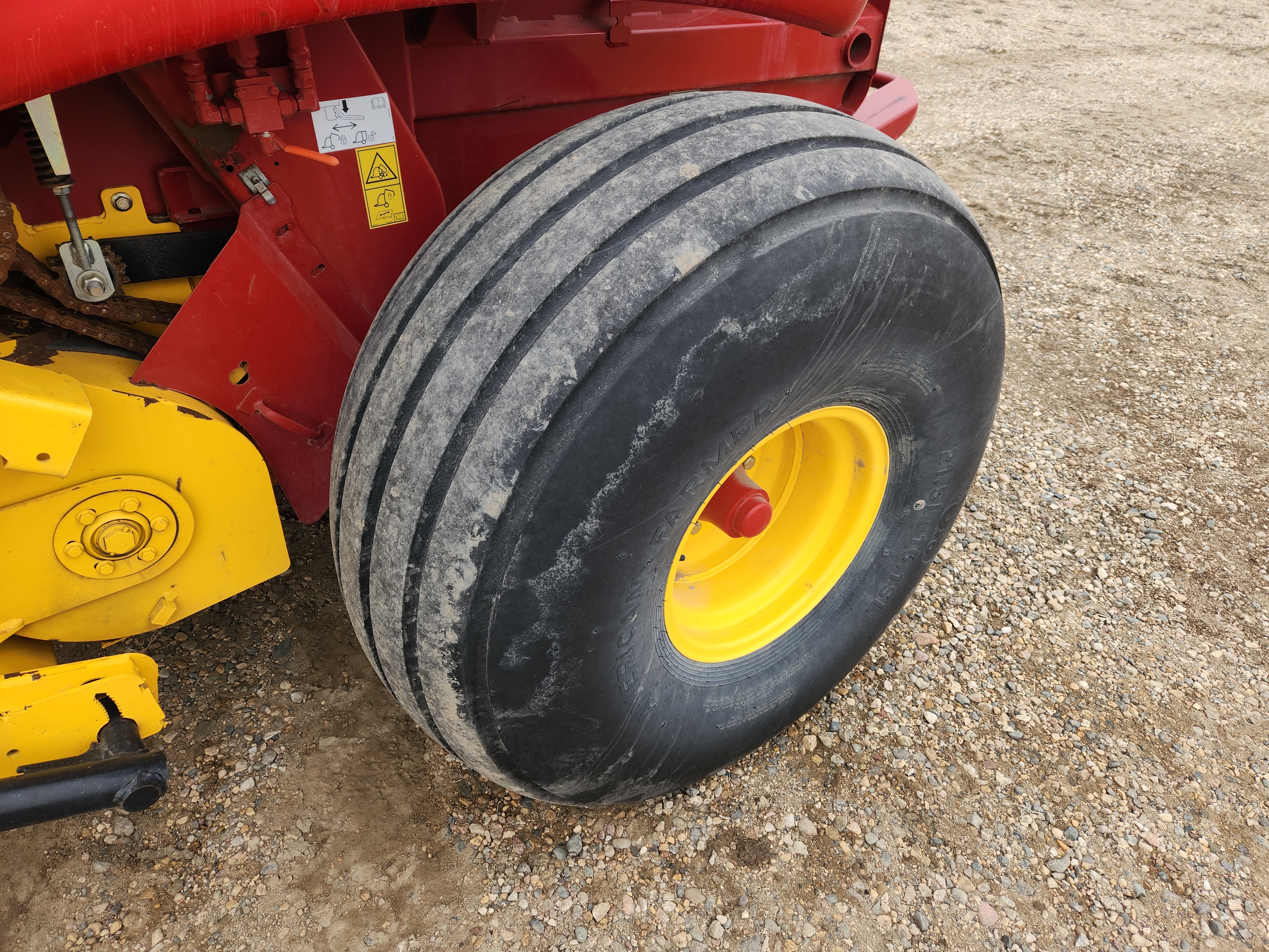 2016 New Holland RB560 Baler/Round