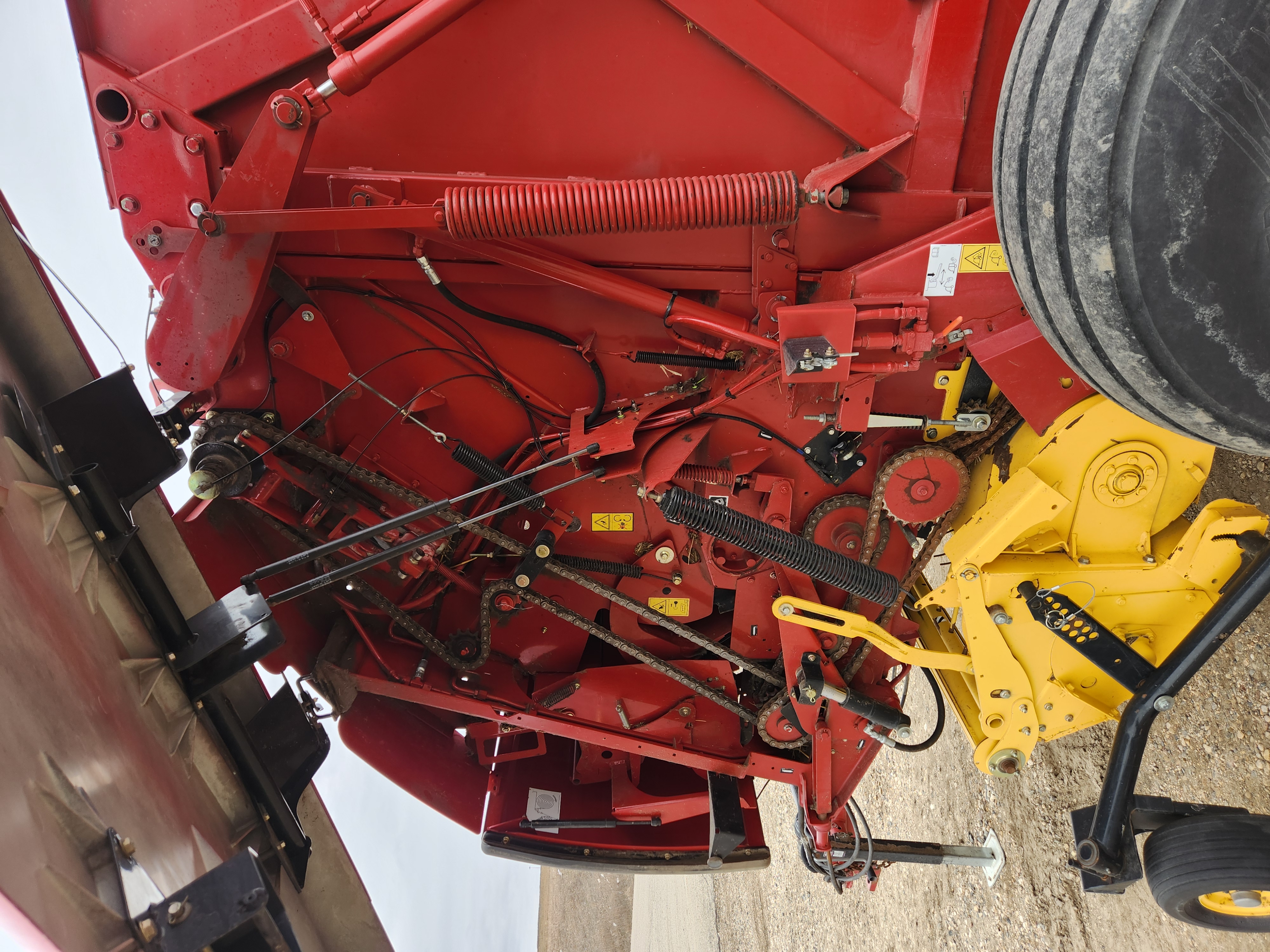 2016 New Holland RB560 Baler/Round